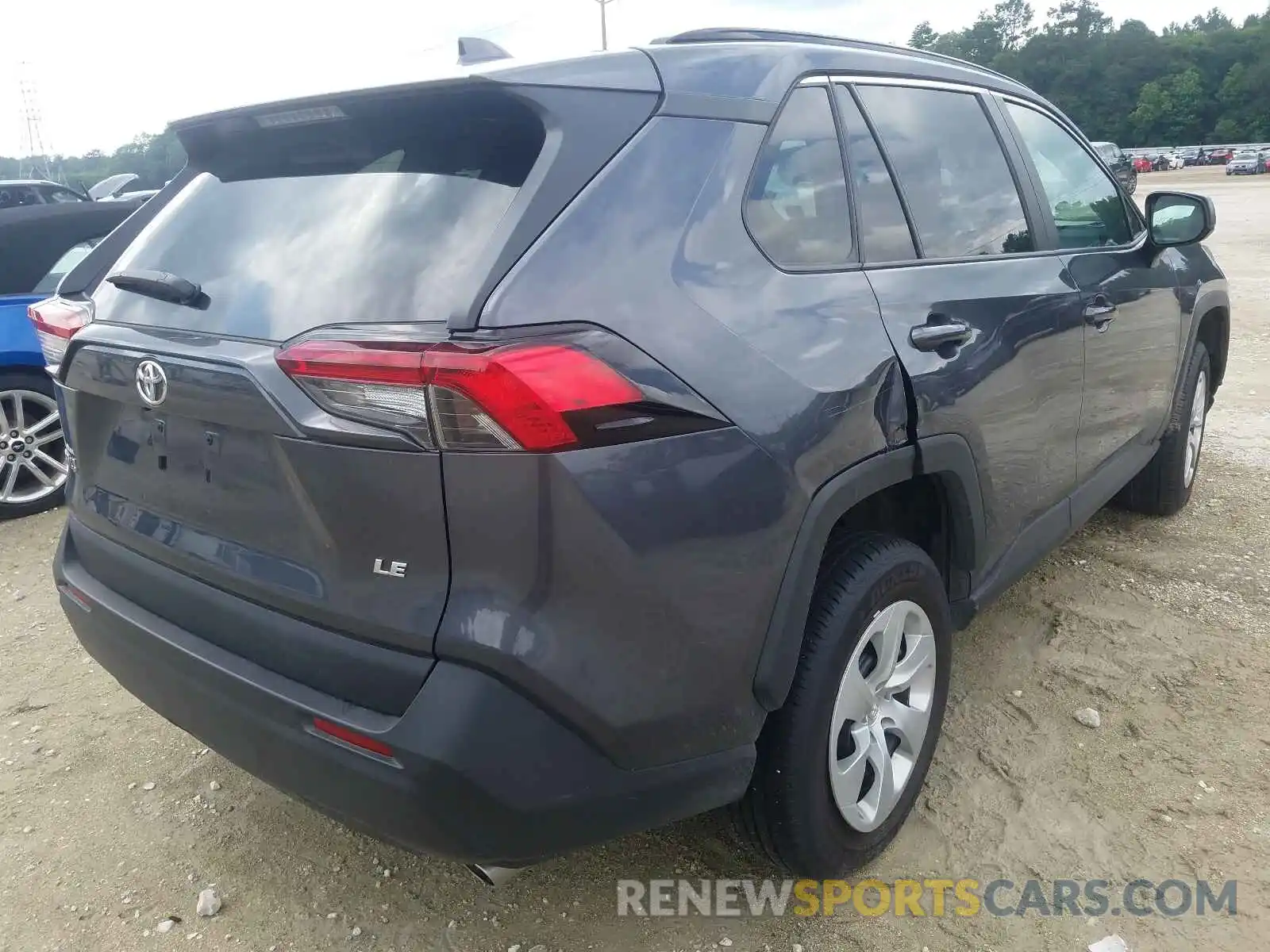 4 Photograph of a damaged car 2T3H1RFV0LW096137 TOYOTA RAV4 2020