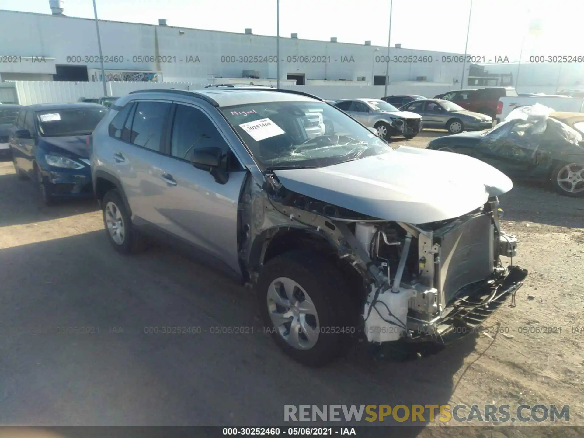 1 Photograph of a damaged car 2T3H1RFV0LW096235 TOYOTA RAV4 2020