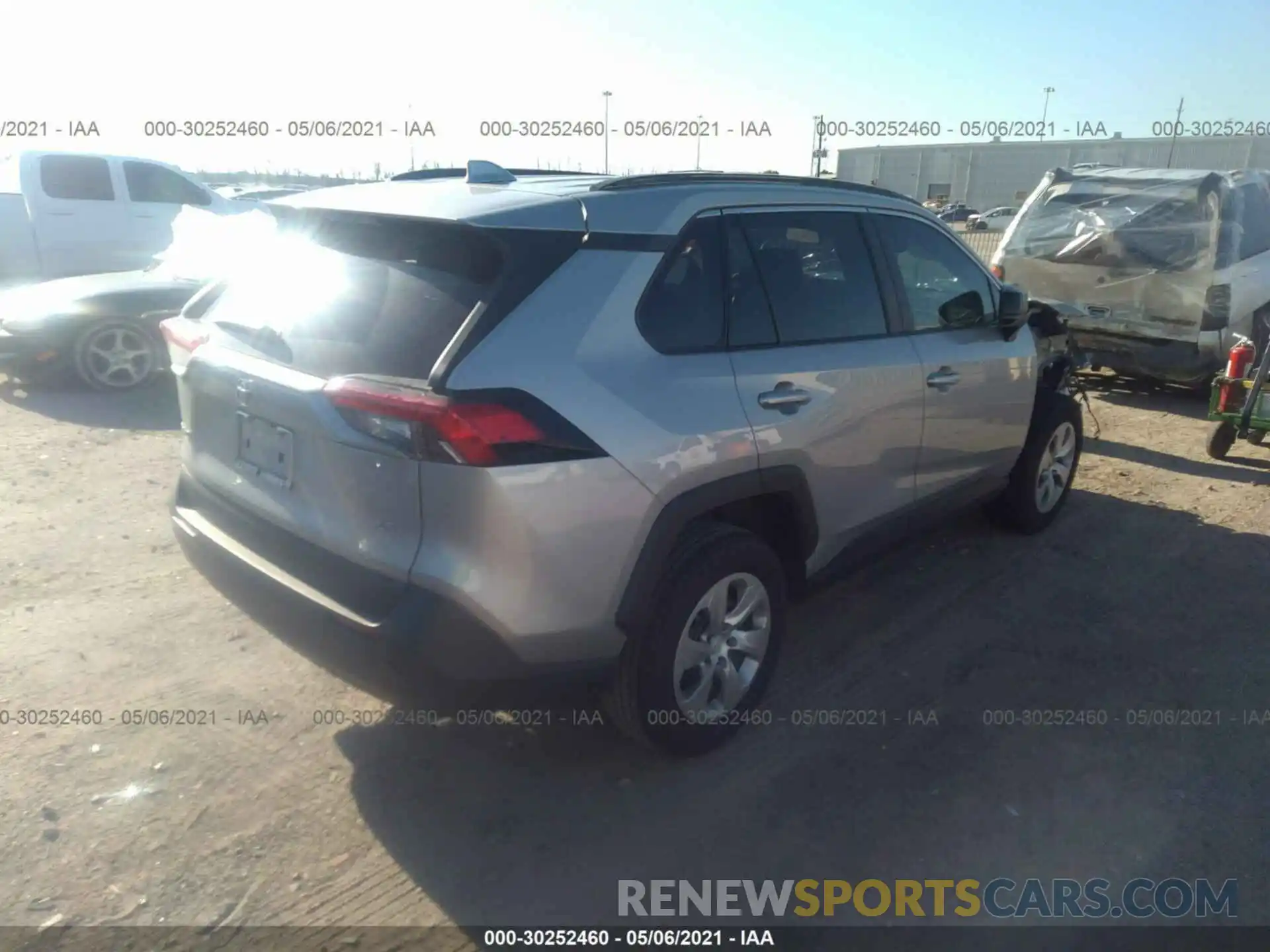 4 Фотография поврежденного автомобиля 2T3H1RFV0LW096235 TOYOTA RAV4 2020