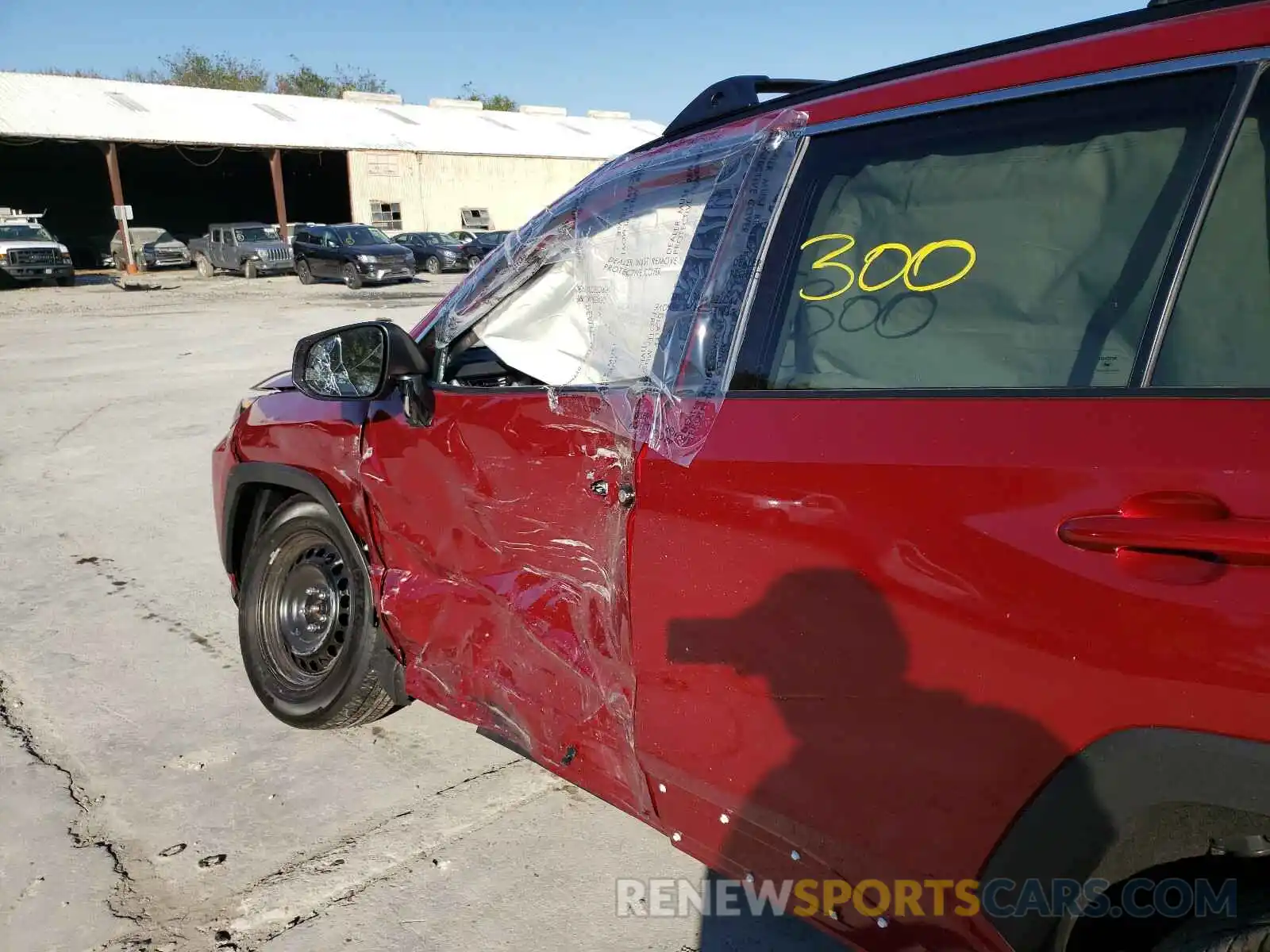 10 Photograph of a damaged car 2T3H1RFV0LW096946 TOYOTA RAV4 2020