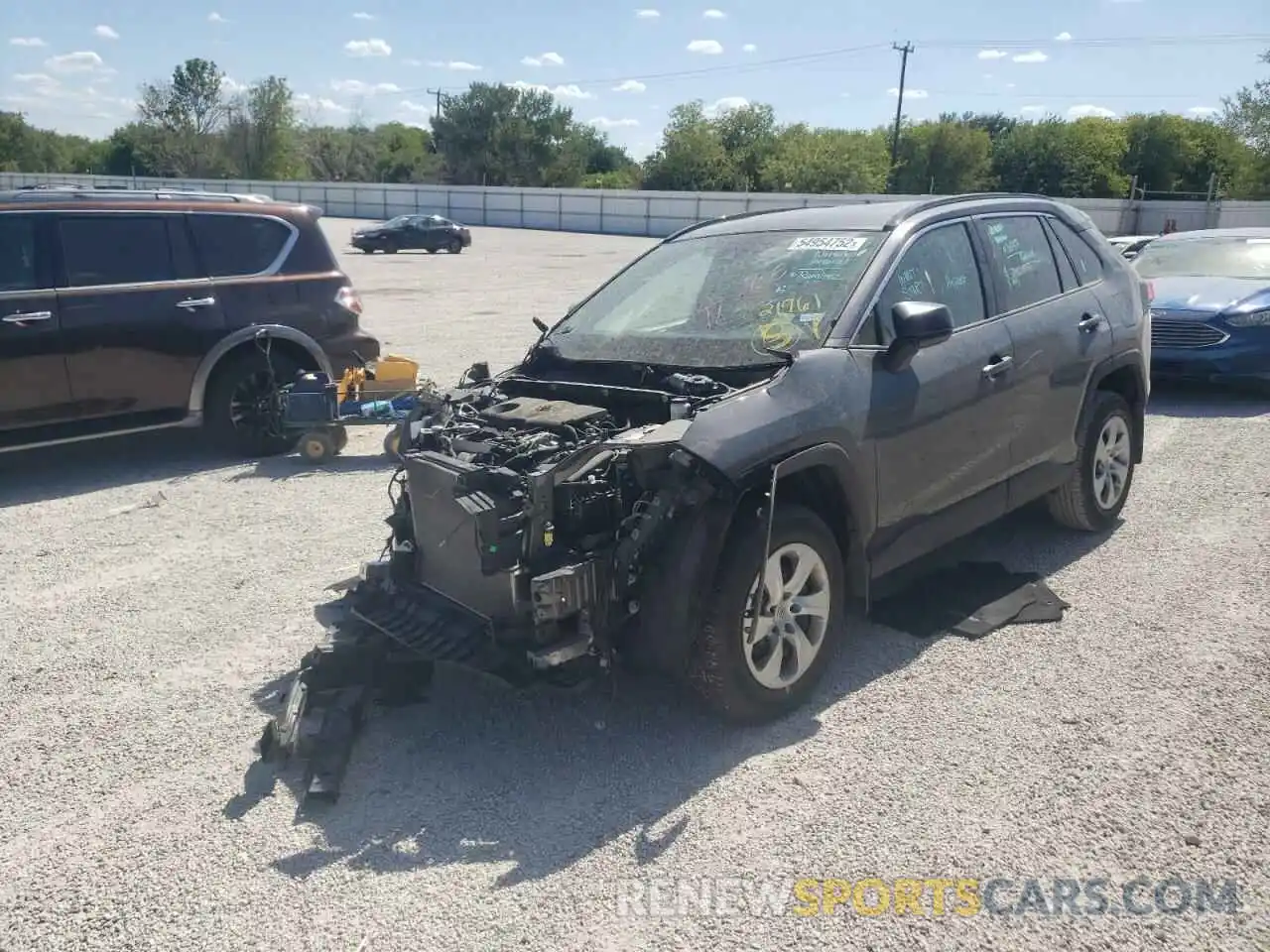 2 Photograph of a damaged car 2T3H1RFV0LW101465 TOYOTA RAV4 2020