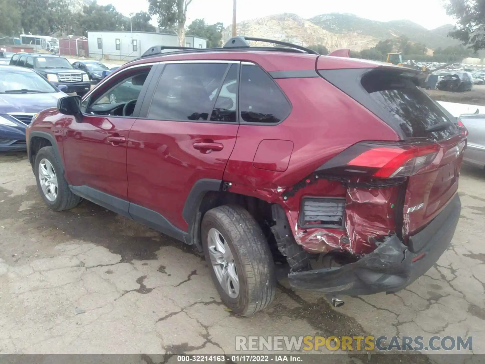 3 Фотография поврежденного автомобиля 2T3H1RFV0LW102650 TOYOTA RAV4 2020