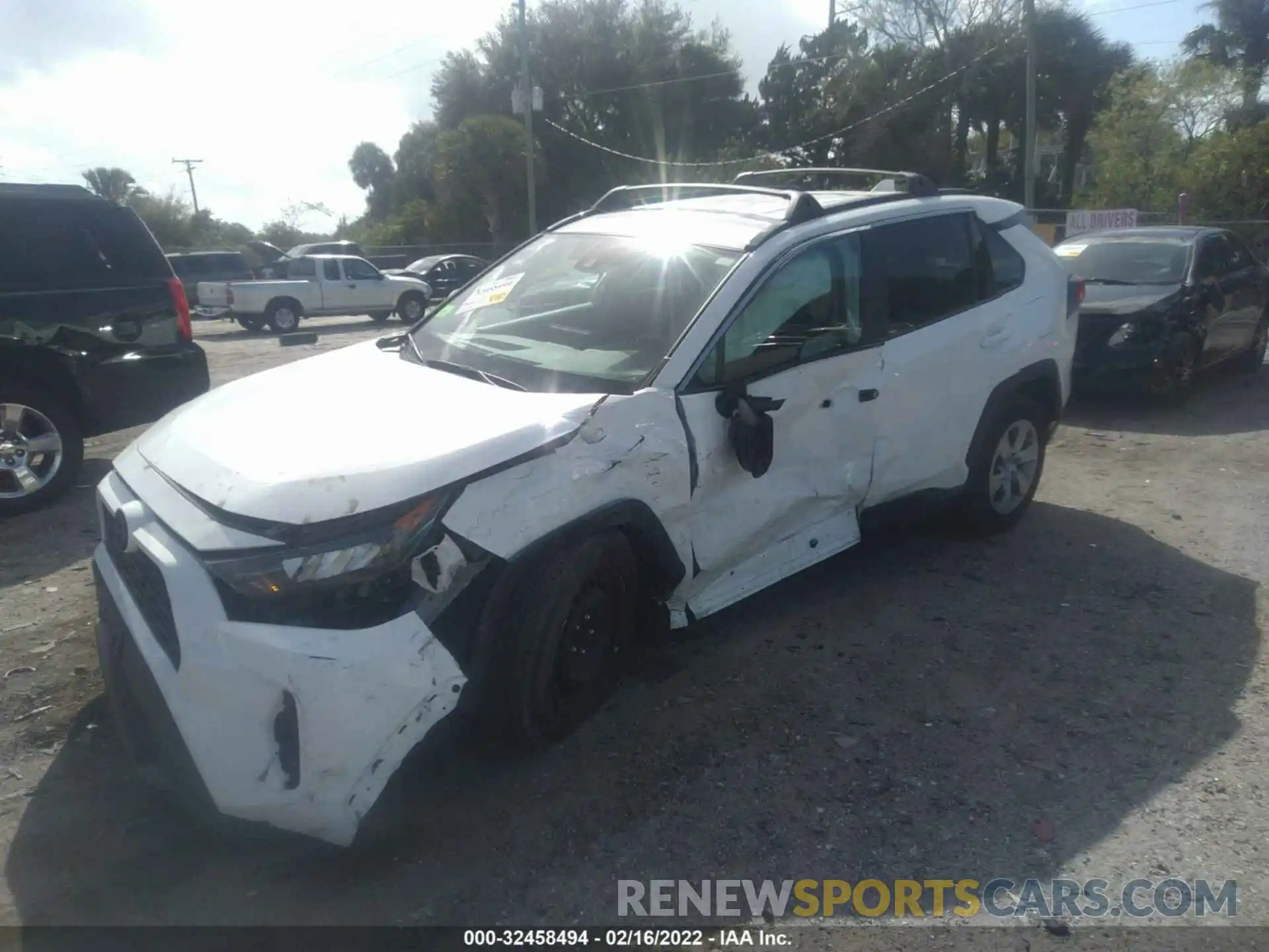 2 Photograph of a damaged car 2T3H1RFV0LW102714 TOYOTA RAV4 2020