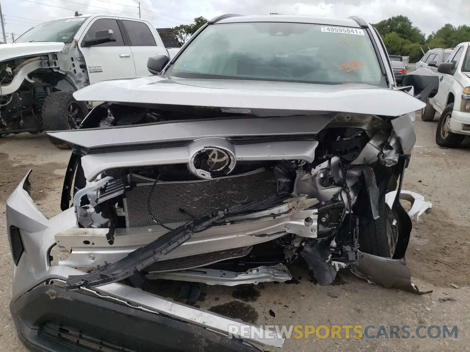 9 Photograph of a damaged car 2T3H1RFV1LC039611 TOYOTA RAV4 2020