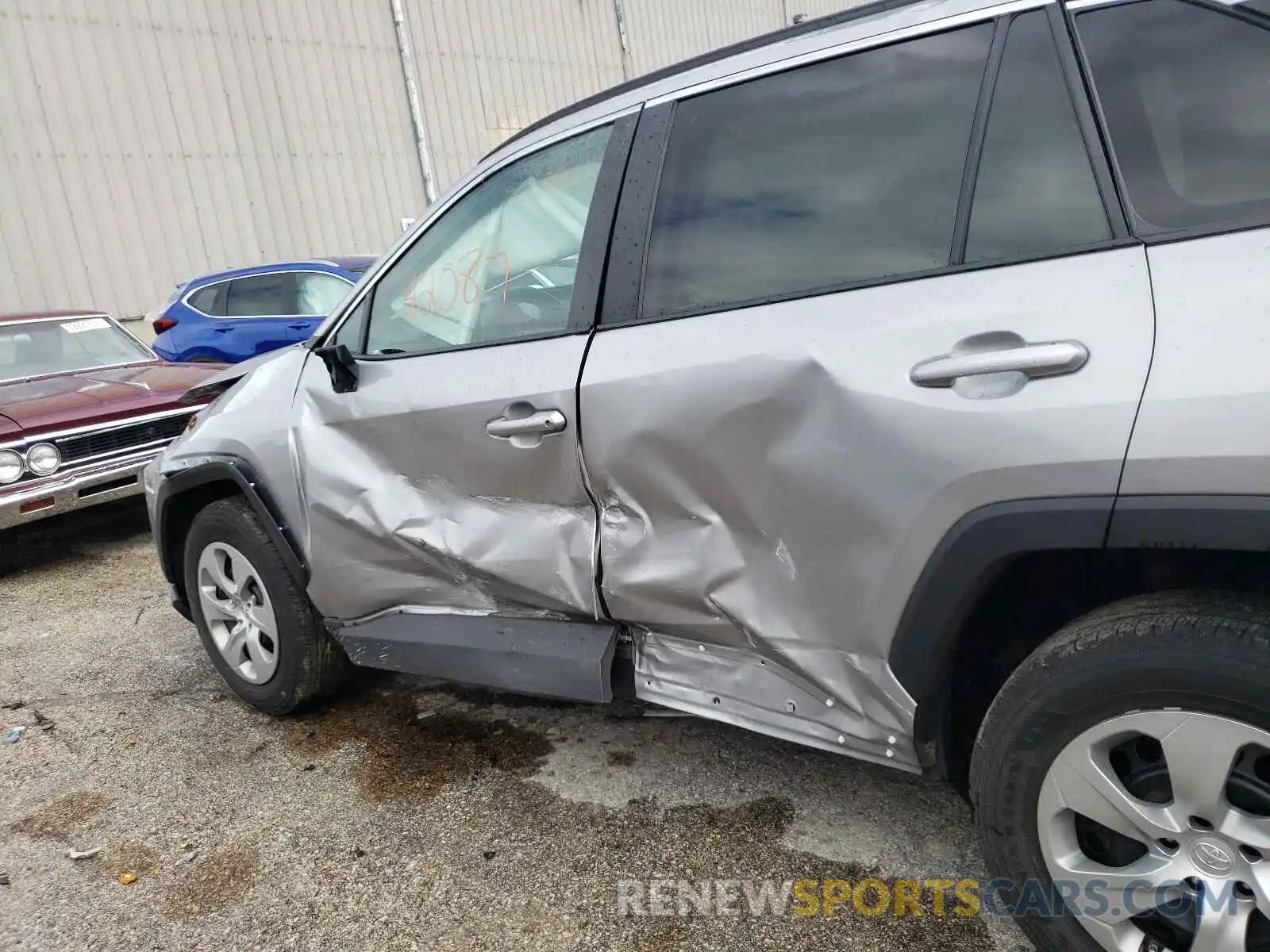 9 Photograph of a damaged car 2T3H1RFV1LC046753 TOYOTA RAV4 2020