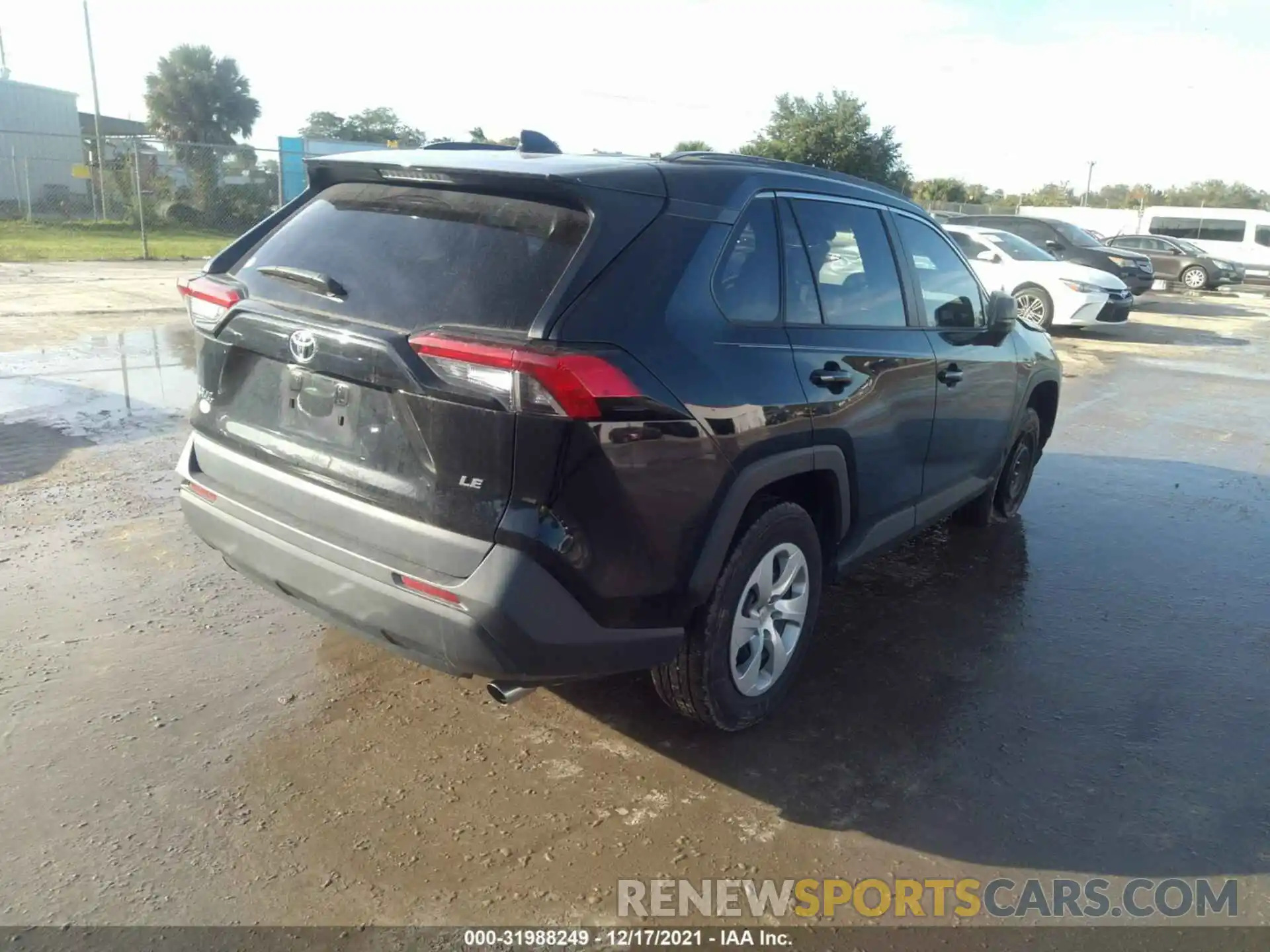 4 Photograph of a damaged car 2T3H1RFV1LC049555 TOYOTA RAV4 2020