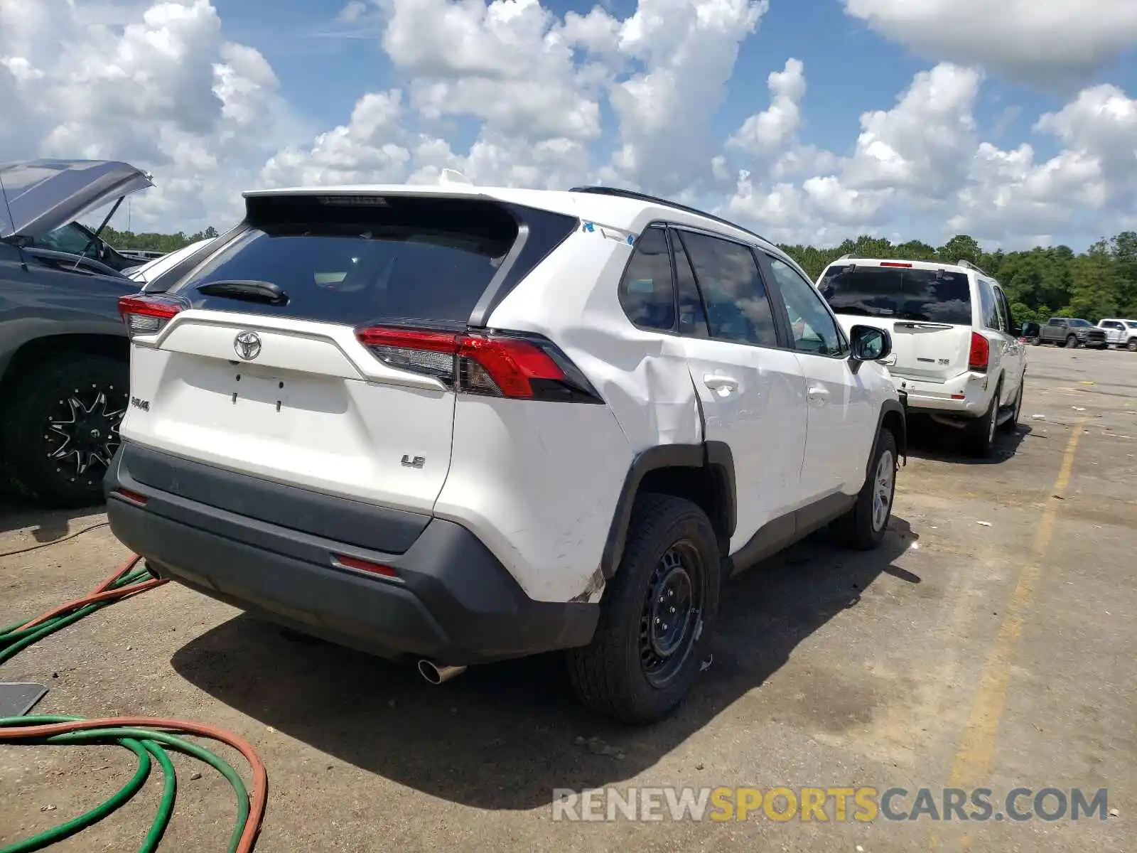 4 Photograph of a damaged car 2T3H1RFV1LC049622 TOYOTA RAV4 2020