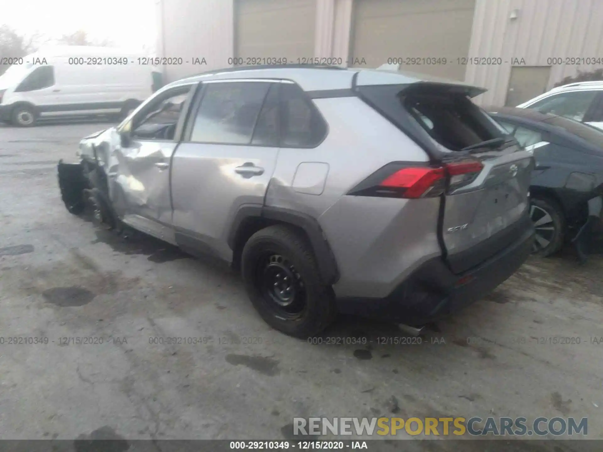 3 Фотография поврежденного автомобиля 2T3H1RFV1LC051693 TOYOTA RAV4 2020