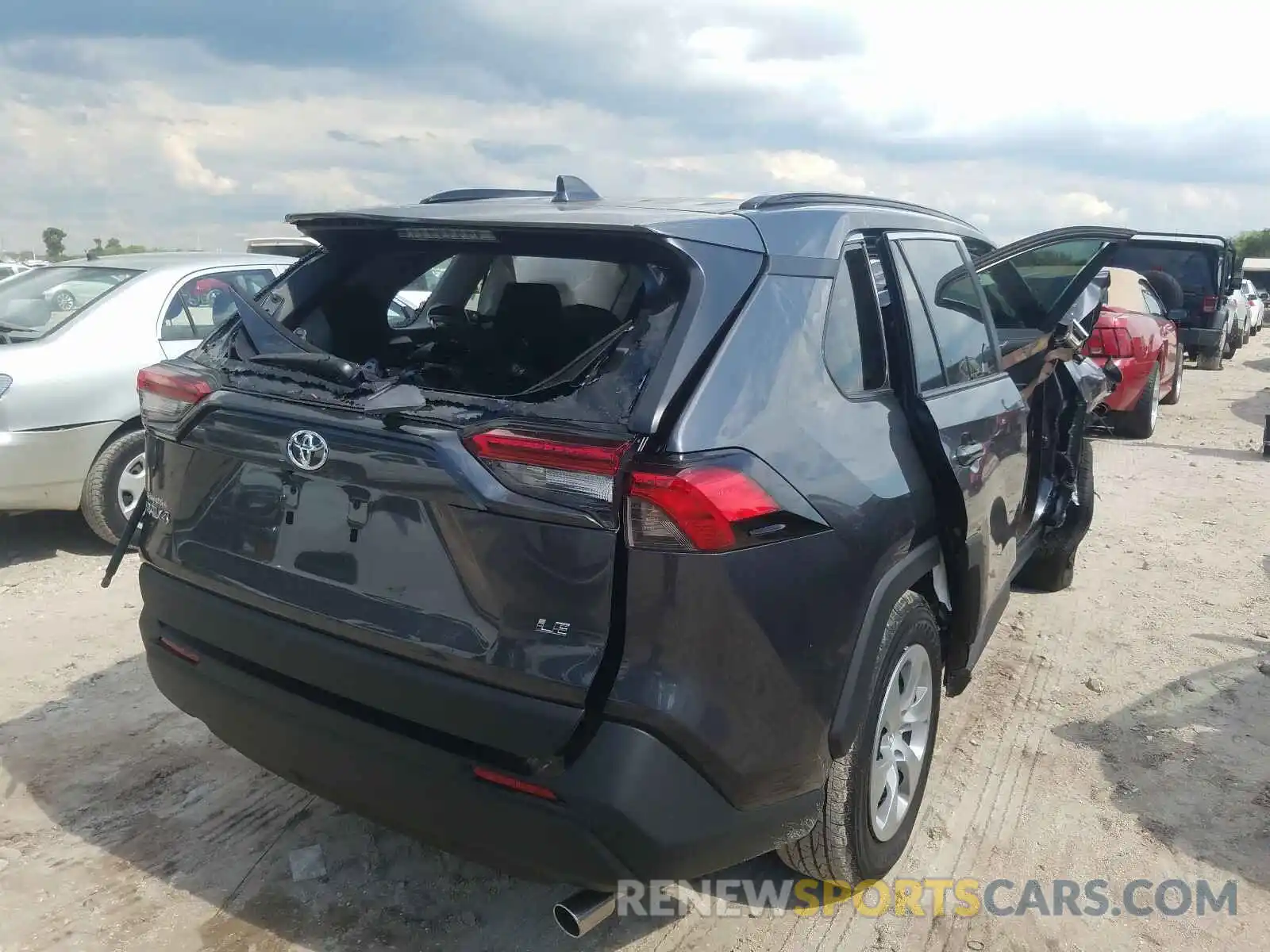 4 Photograph of a damaged car 2T3H1RFV1LC055761 TOYOTA RAV4 2020