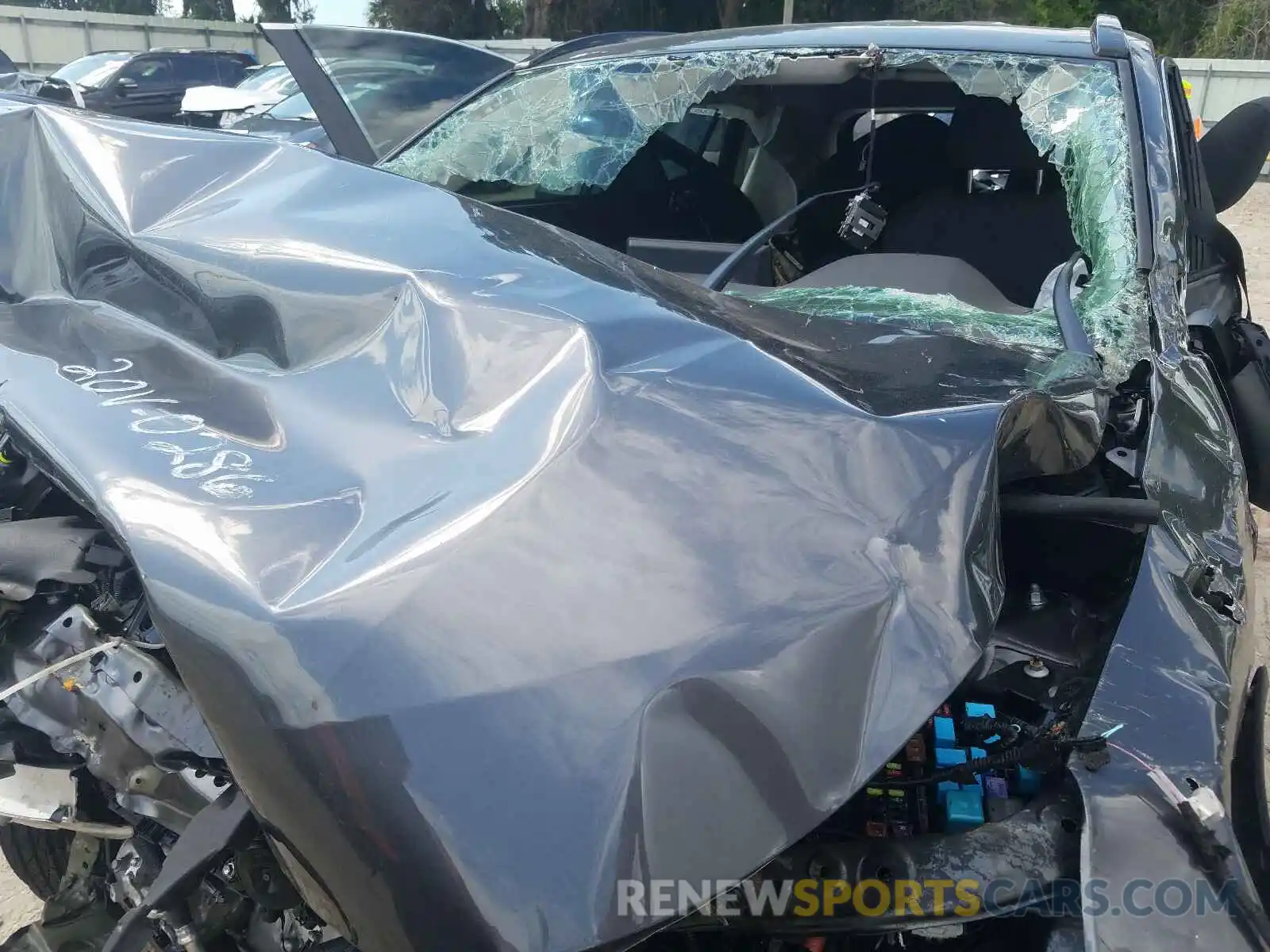 9 Photograph of a damaged car 2T3H1RFV1LC055761 TOYOTA RAV4 2020