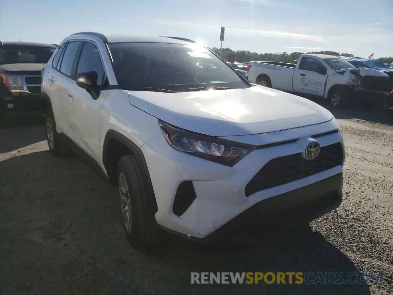 1 Photograph of a damaged car 2T3H1RFV1LC063391 TOYOTA RAV4 2020