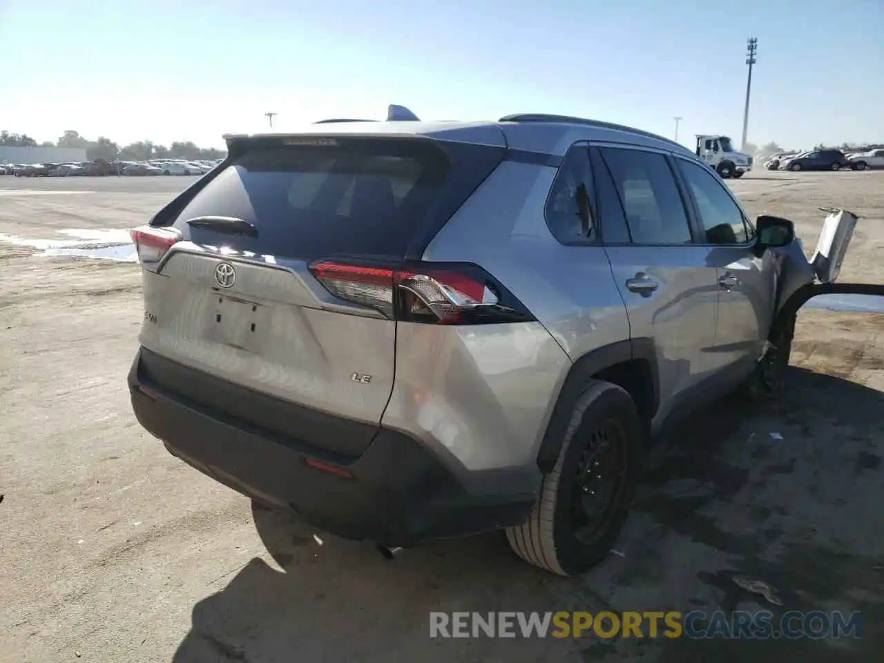 4 Photograph of a damaged car 2T3H1RFV1LC064590 TOYOTA RAV4 2020