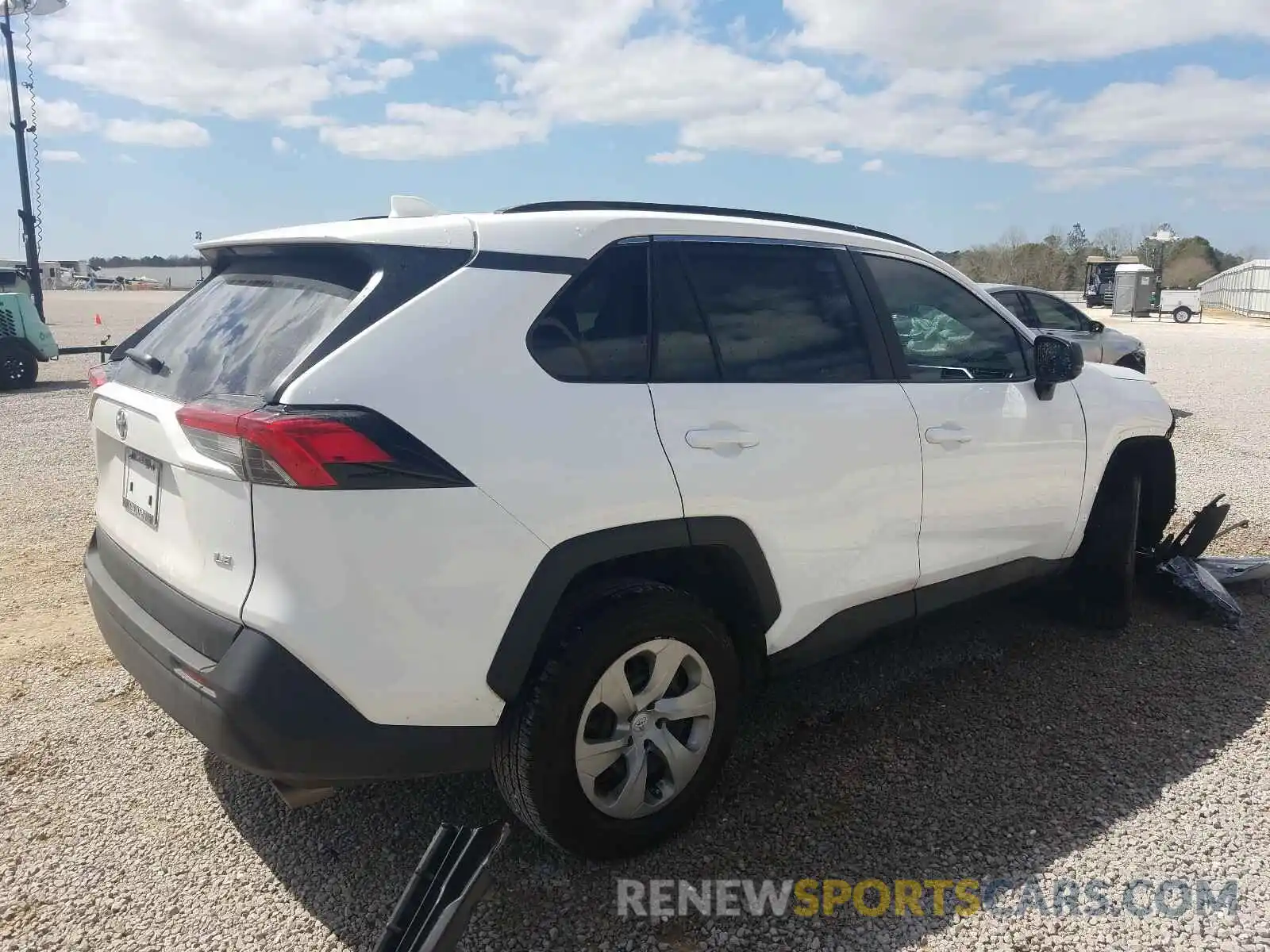 4 Photograph of a damaged car 2T3H1RFV1LC076884 TOYOTA RAV4 2020