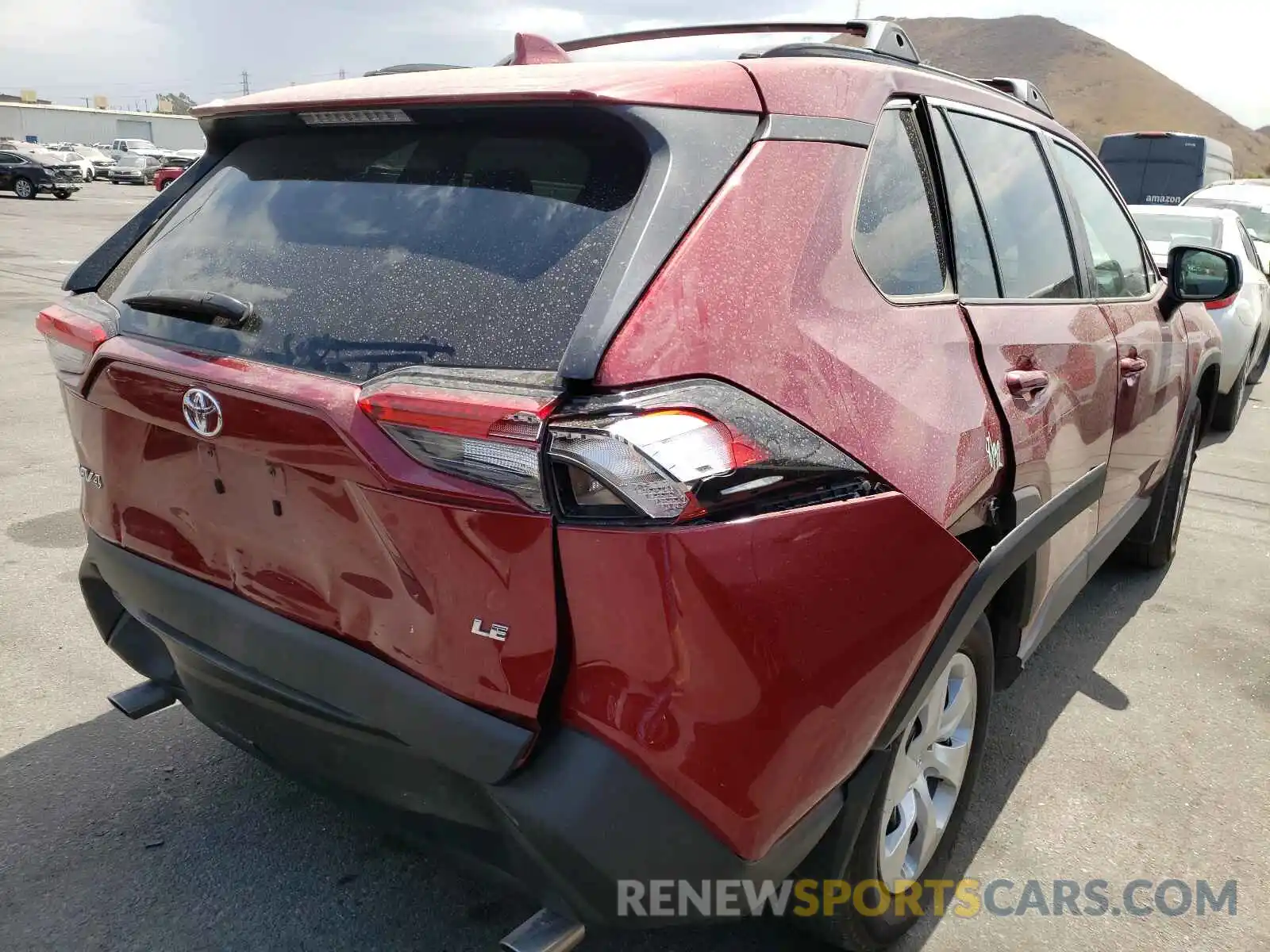 4 Photograph of a damaged car 2T3H1RFV1LW058710 TOYOTA RAV4 2020