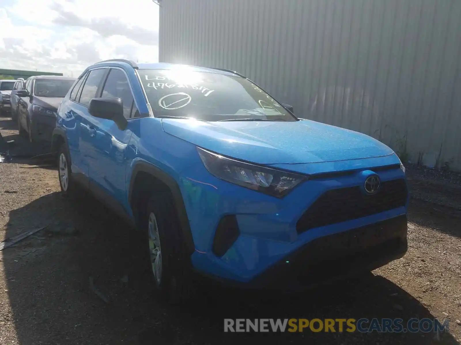 1 Photograph of a damaged car 2T3H1RFV1LW071196 TOYOTA RAV4 2020