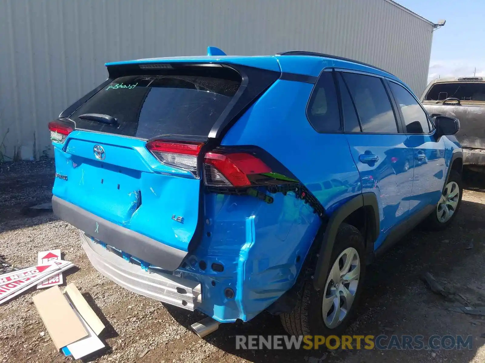 4 Photograph of a damaged car 2T3H1RFV1LW071196 TOYOTA RAV4 2020