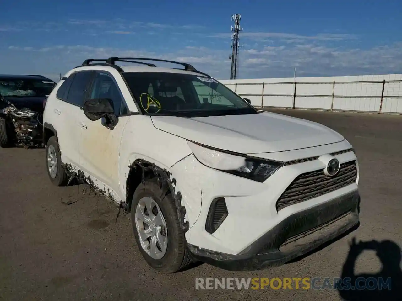 1 Фотография поврежденного автомобиля 2T3H1RFV1LW076818 TOYOTA RAV4 2020