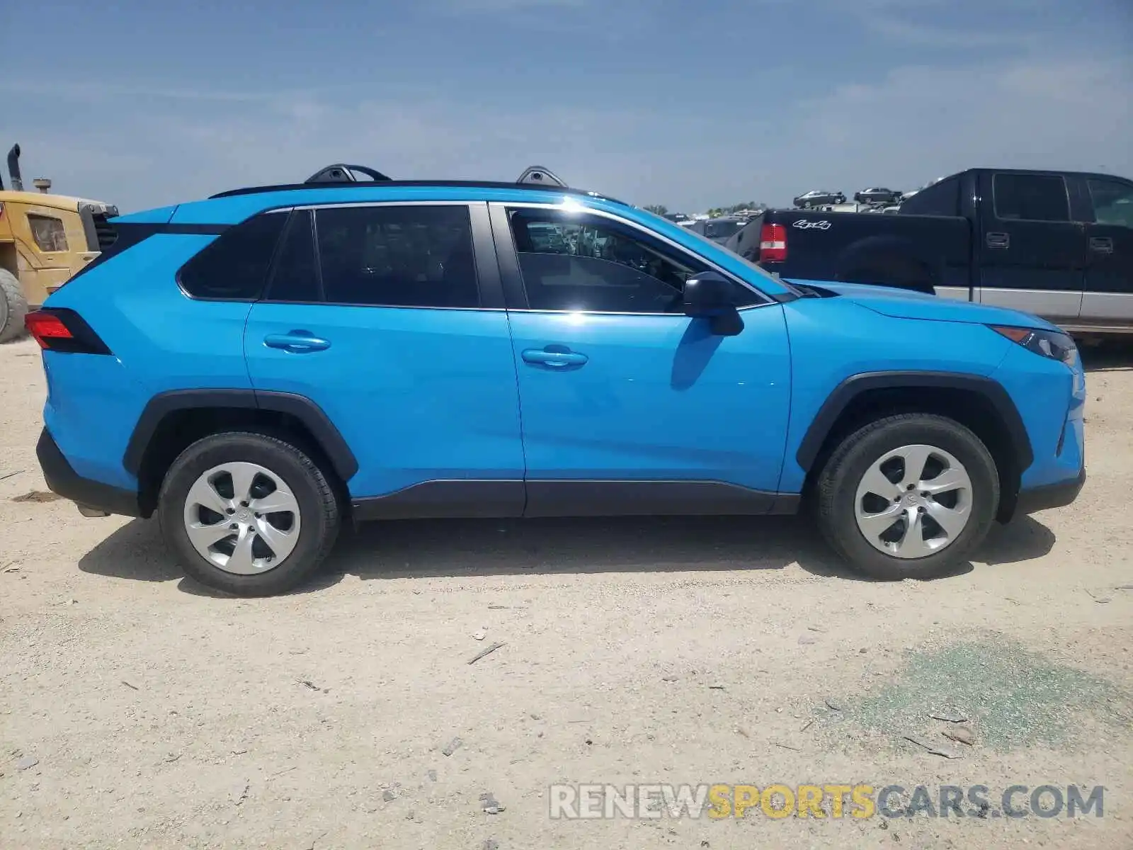 9 Photograph of a damaged car 2T3H1RFV1LW077273 TOYOTA RAV4 2020