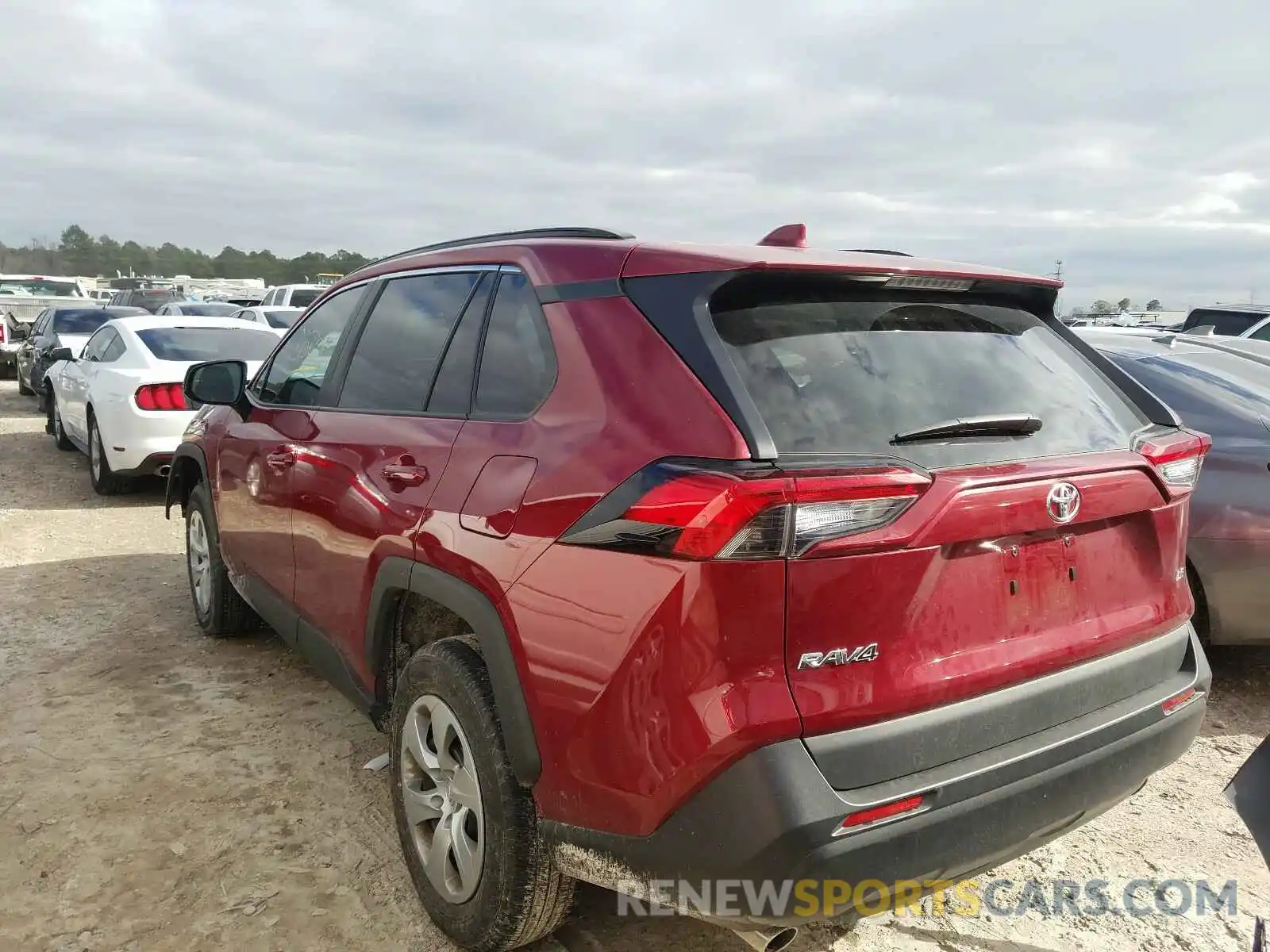 3 Photograph of a damaged car 2T3H1RFV1LW093229 TOYOTA RAV4 2020