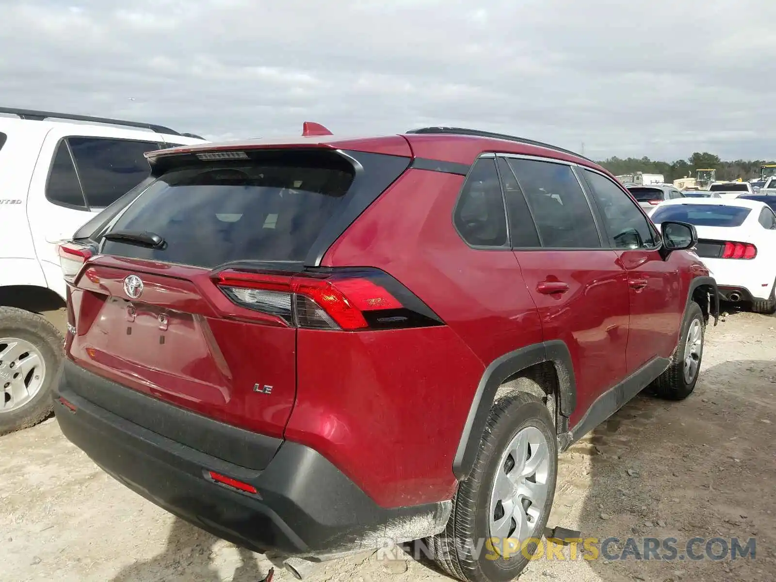 4 Photograph of a damaged car 2T3H1RFV1LW093229 TOYOTA RAV4 2020