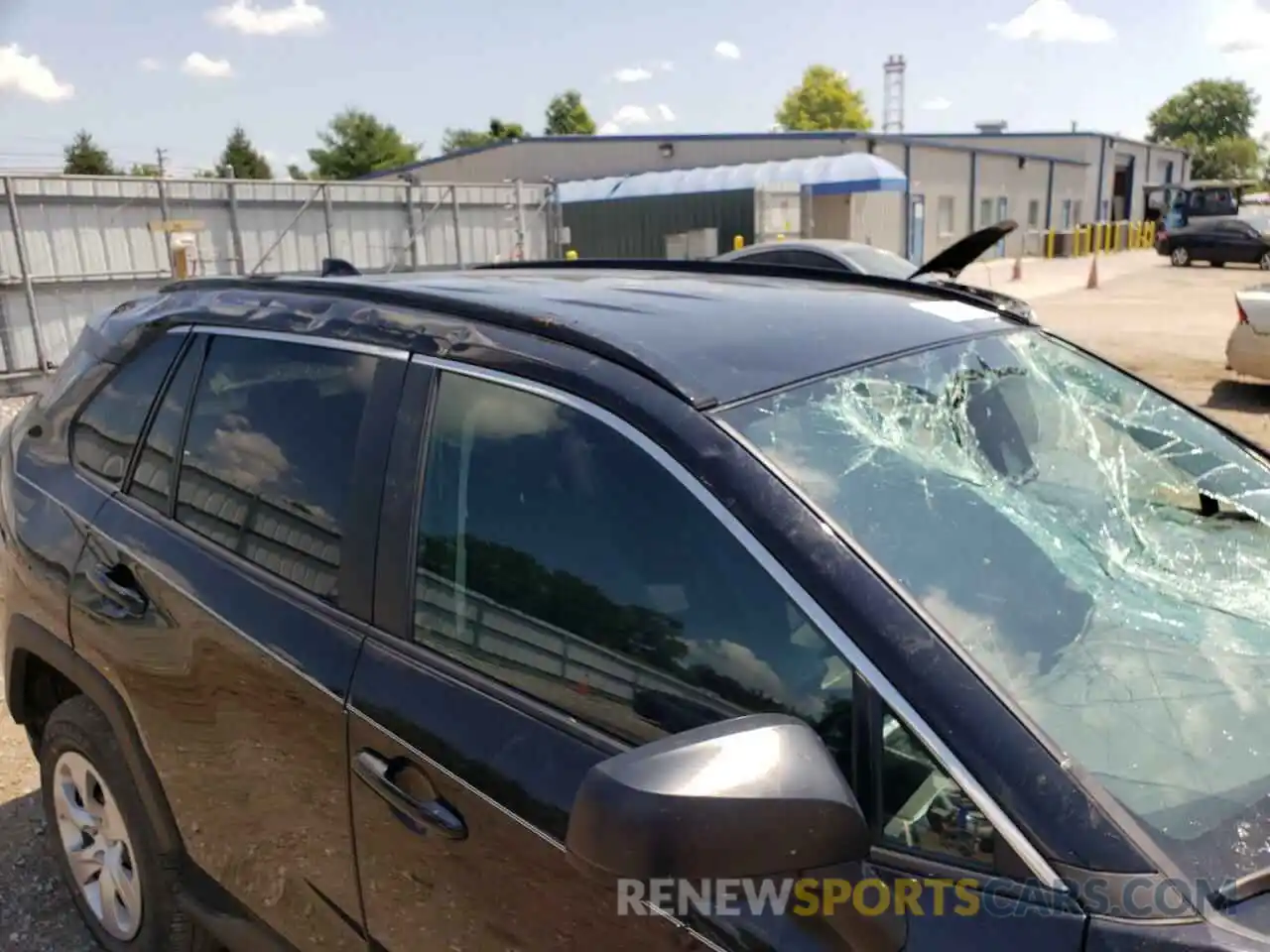 9 Photograph of a damaged car 2T3H1RFV1LW100132 TOYOTA RAV4 2020