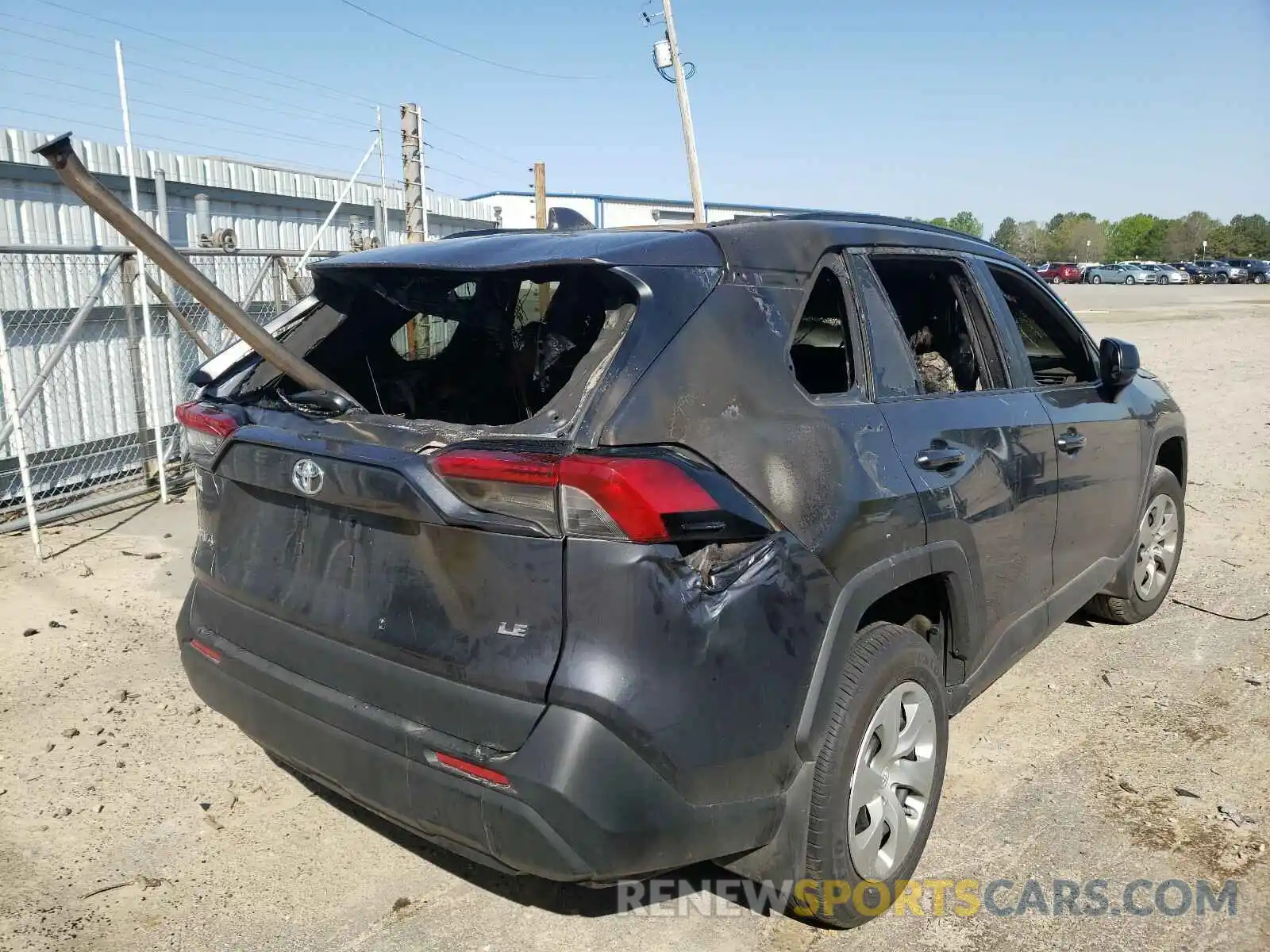 4 Photograph of a damaged car 2T3H1RFV1LW101913 TOYOTA RAV4 2020