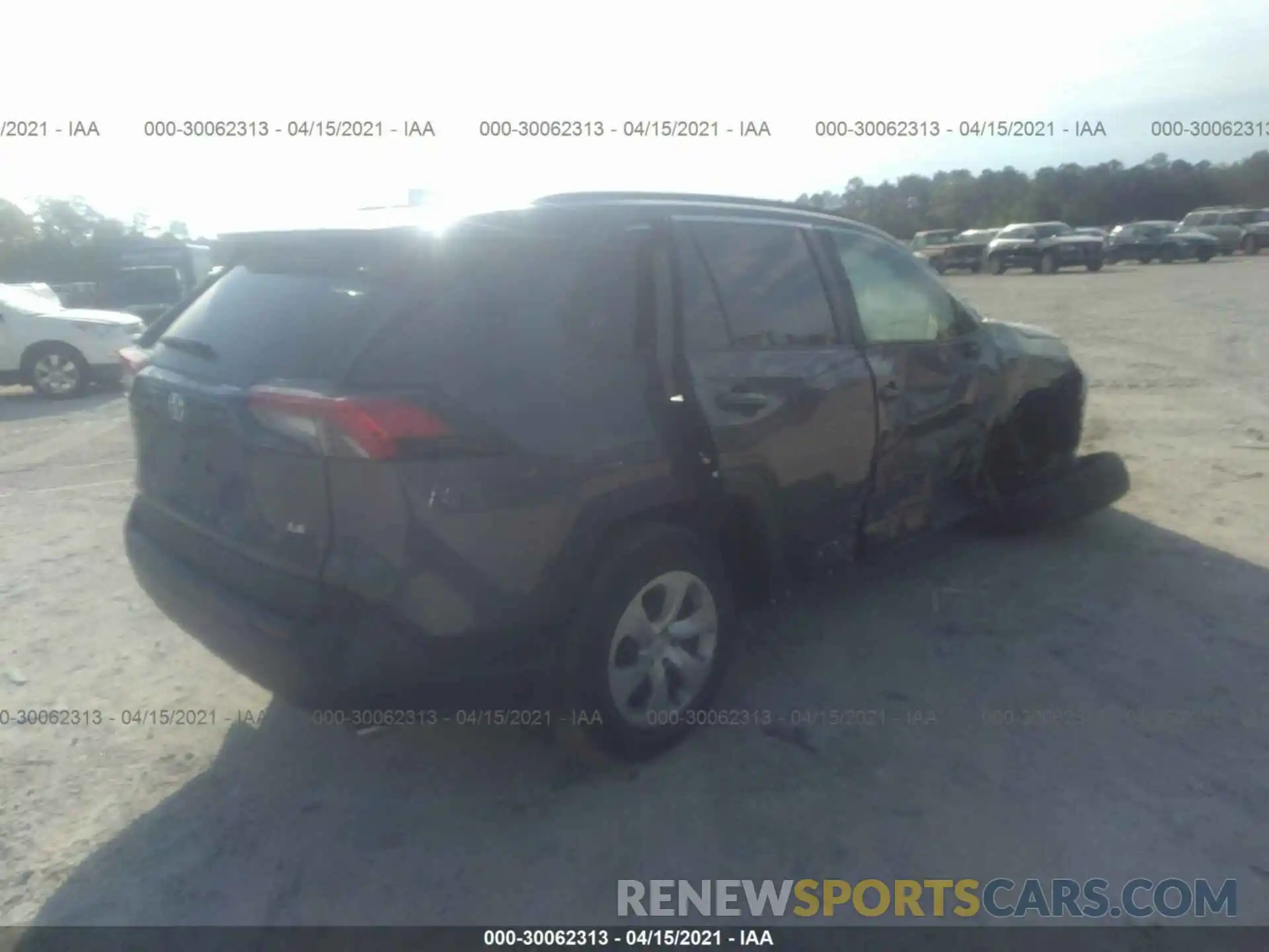 4 Photograph of a damaged car 2T3H1RFV1LW103614 TOYOTA RAV4 2020