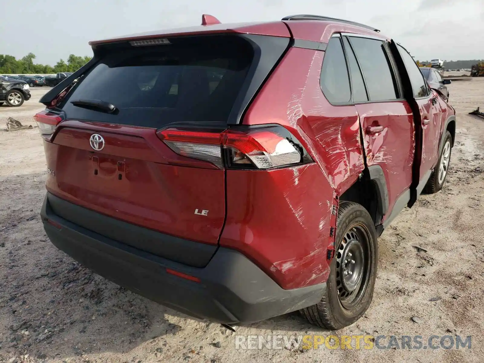 4 Photograph of a damaged car 2T3H1RFV2LC035194 TOYOTA RAV4 2020