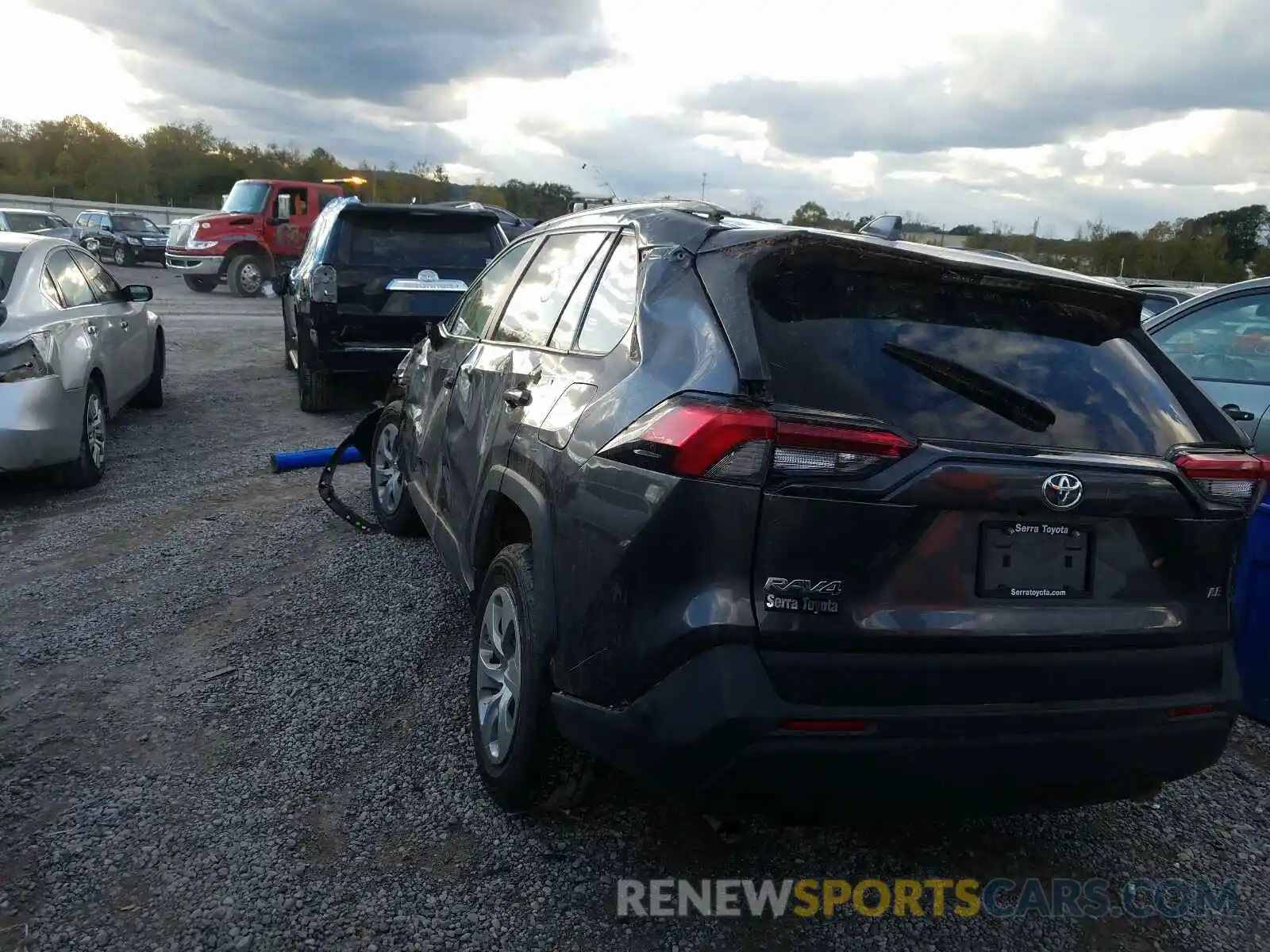 3 Photograph of a damaged car 2T3H1RFV2LC039620 TOYOTA RAV4 2020