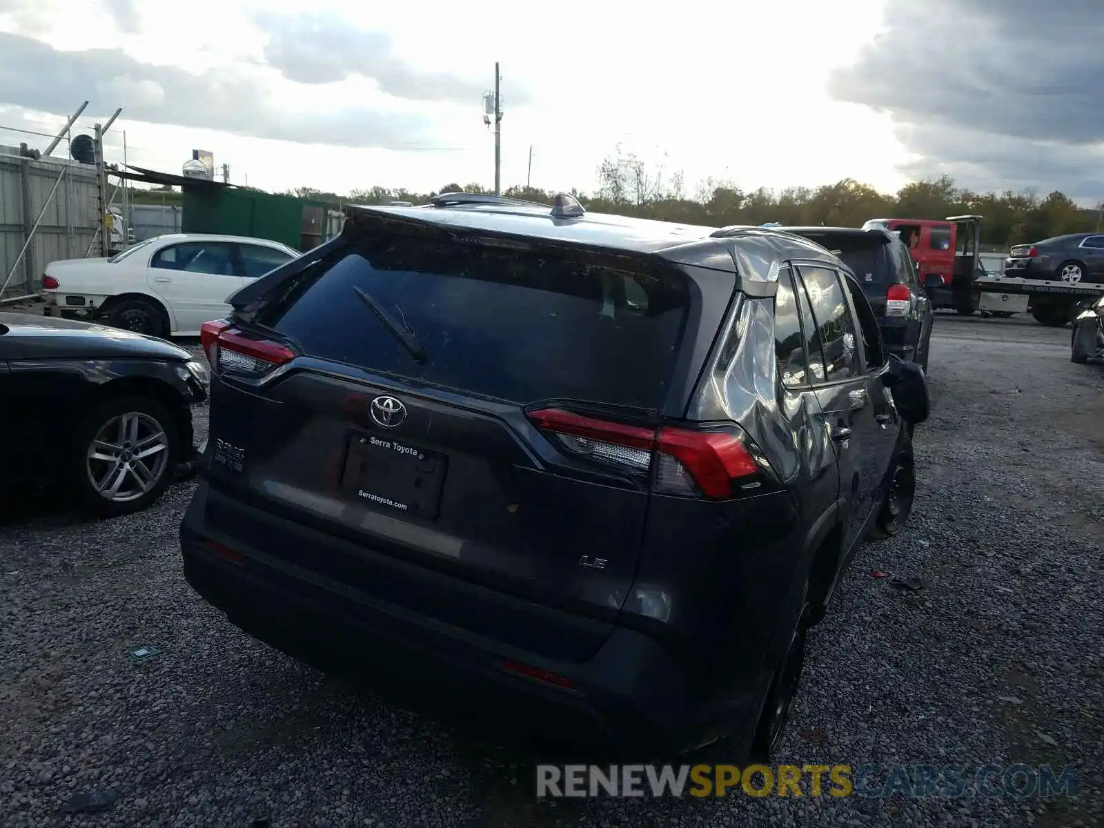 4 Photograph of a damaged car 2T3H1RFV2LC039620 TOYOTA RAV4 2020