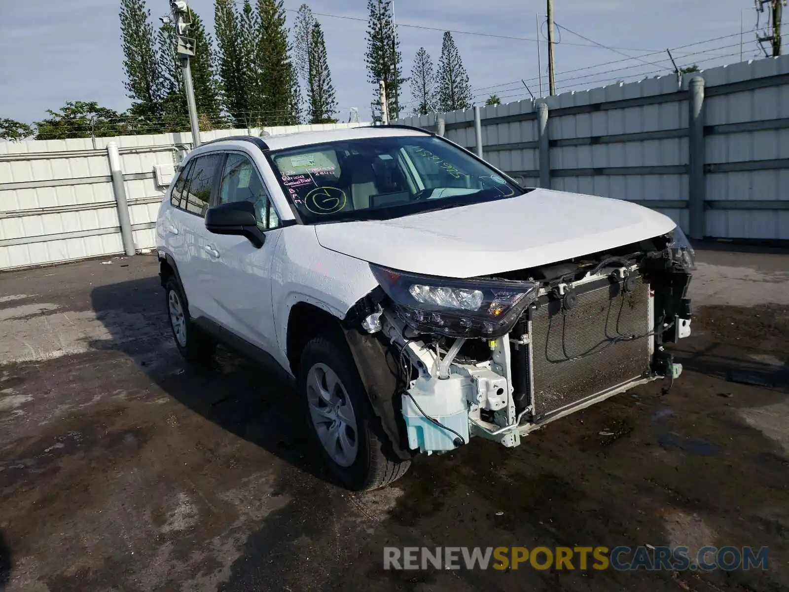 1 Photograph of a damaged car 2T3H1RFV2LC041481 TOYOTA RAV4 2020