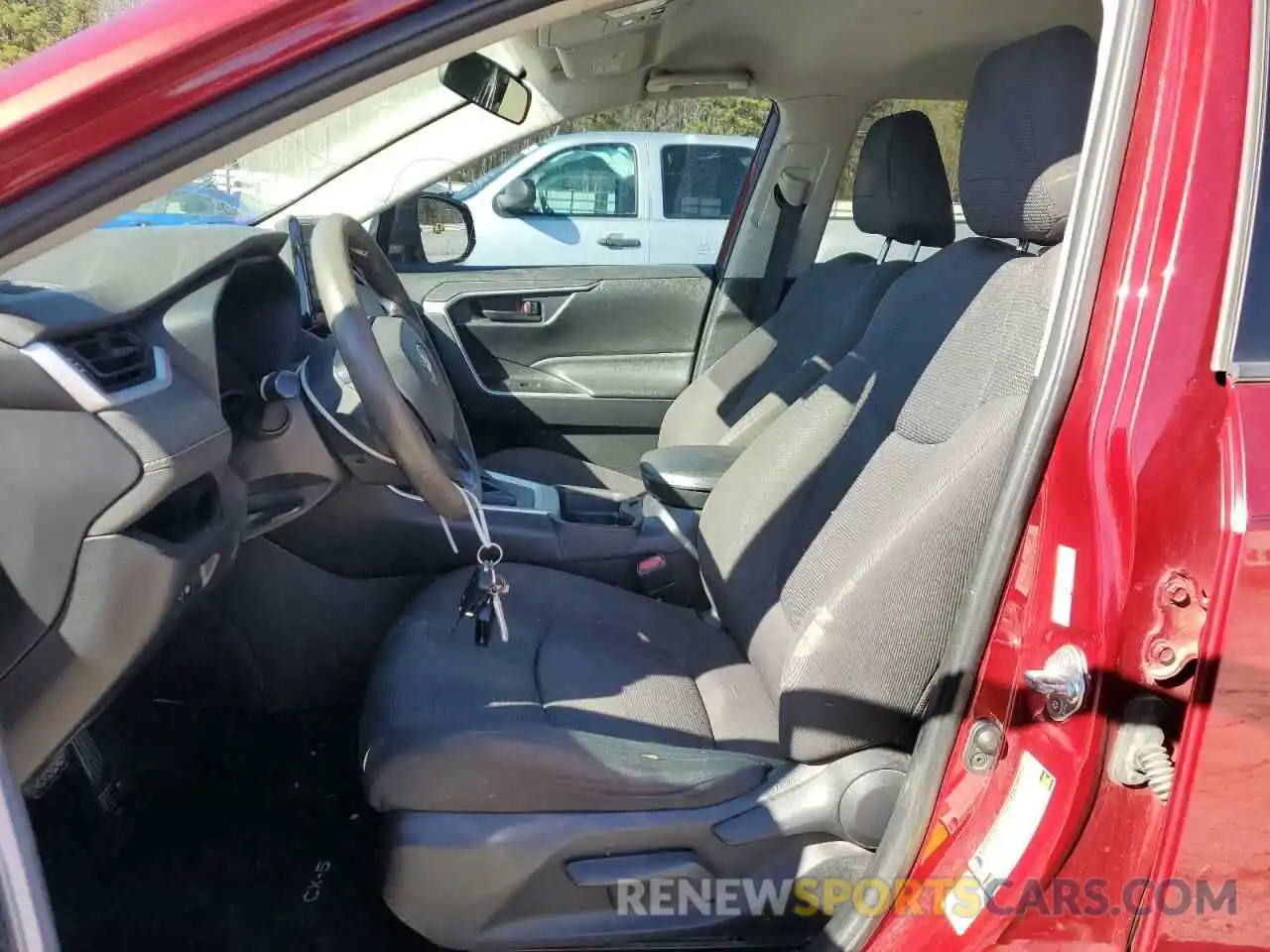 7 Photograph of a damaged car 2T3H1RFV2LC041898 TOYOTA RAV4 2020