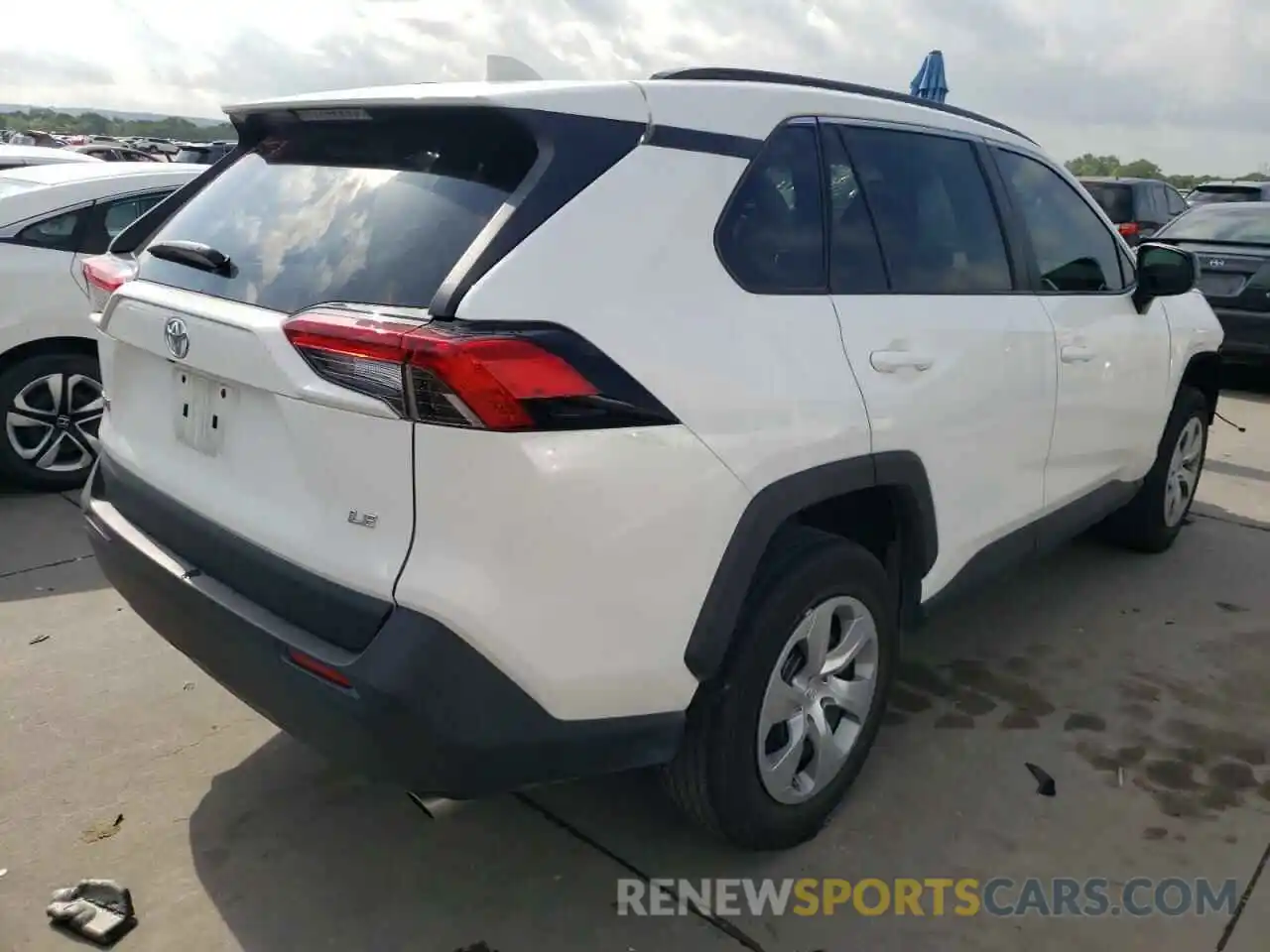 4 Photograph of a damaged car 2T3H1RFV2LC044641 TOYOTA RAV4 2020