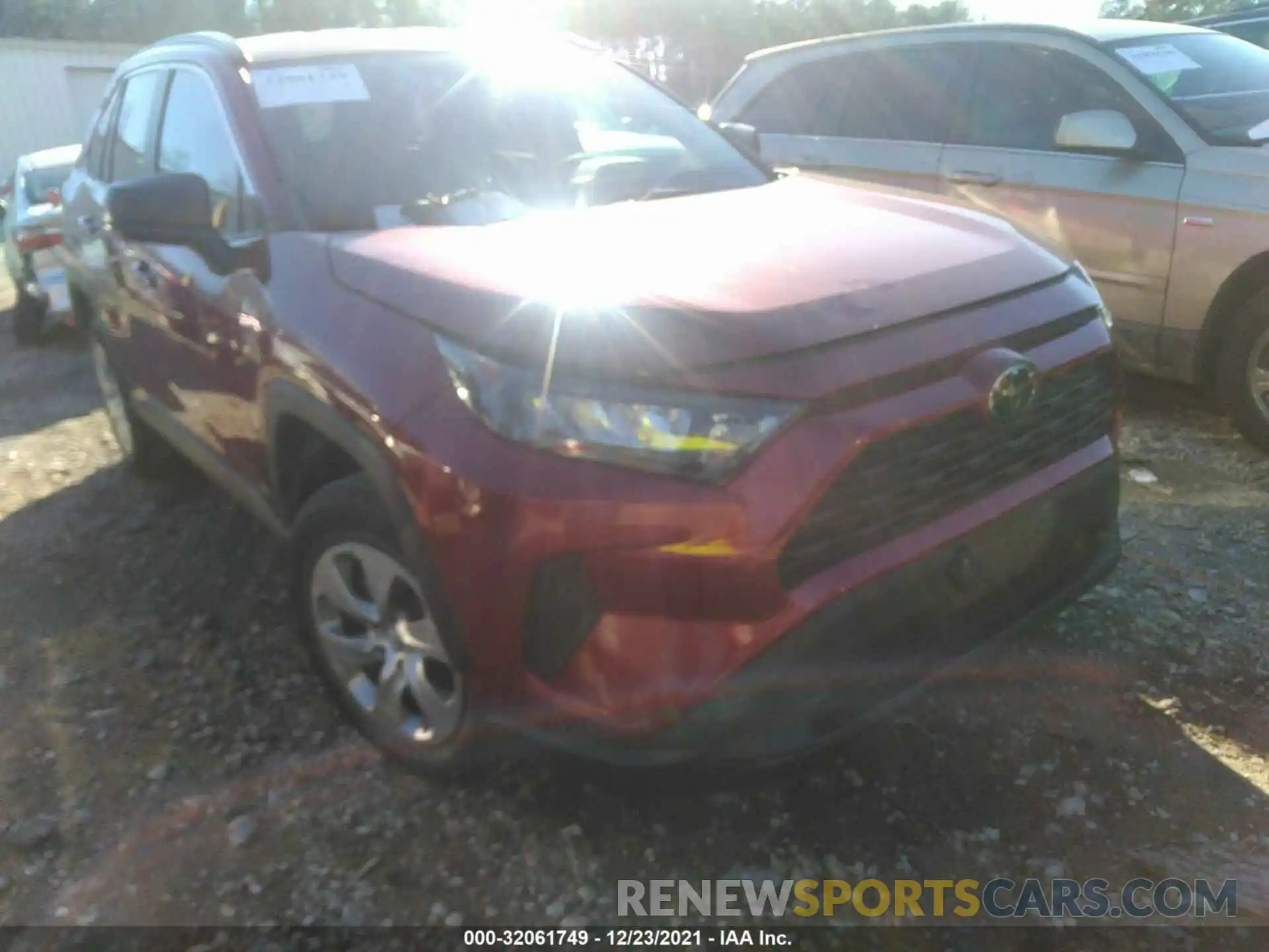 1 Photograph of a damaged car 2T3H1RFV2LC046793 TOYOTA RAV4 2020