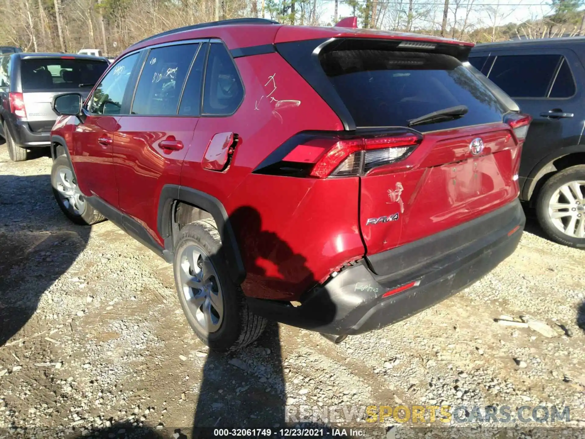 3 Photograph of a damaged car 2T3H1RFV2LC046793 TOYOTA RAV4 2020