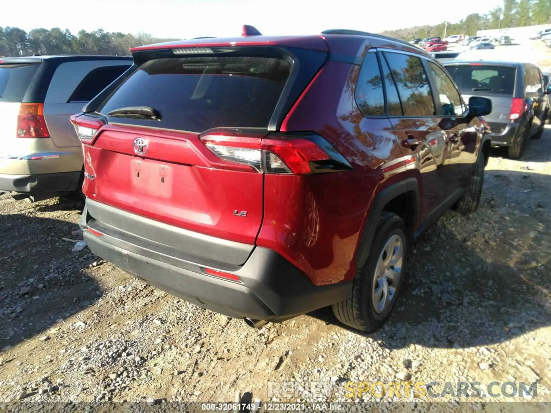 4 Photograph of a damaged car 2T3H1RFV2LC046793 TOYOTA RAV4 2020