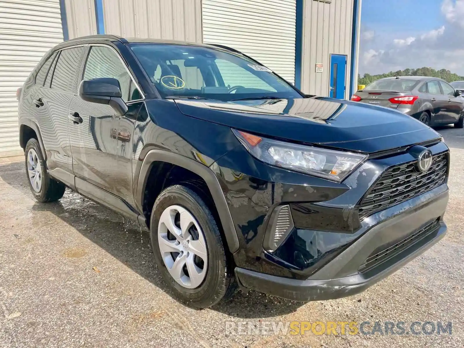 1 Photograph of a damaged car 2T3H1RFV2LC047958 TOYOTA RAV4 2020