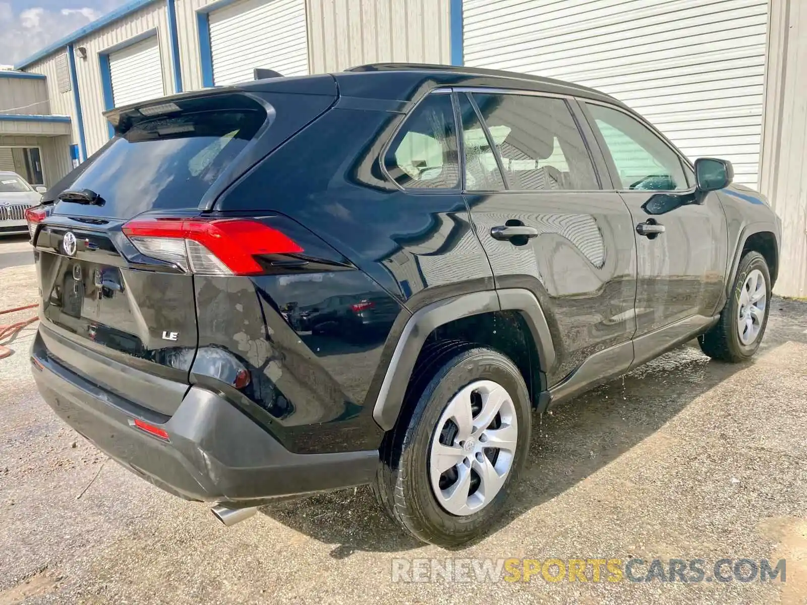 4 Photograph of a damaged car 2T3H1RFV2LC047958 TOYOTA RAV4 2020