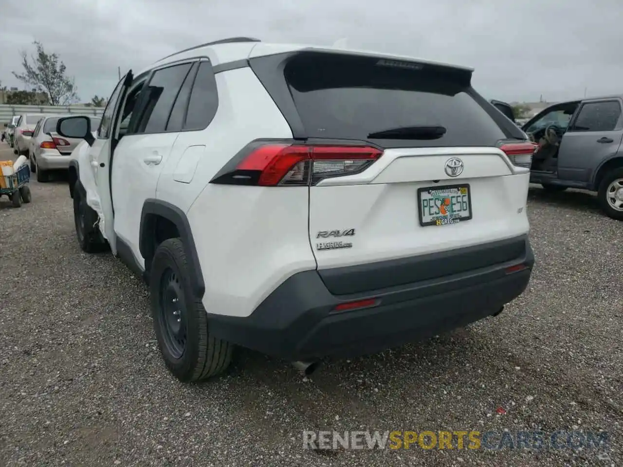 3 Photograph of a damaged car 2T3H1RFV2LC048656 TOYOTA RAV4 2020