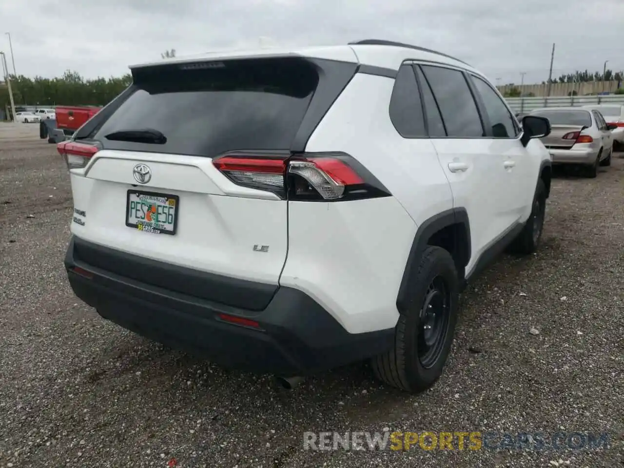 4 Photograph of a damaged car 2T3H1RFV2LC048656 TOYOTA RAV4 2020