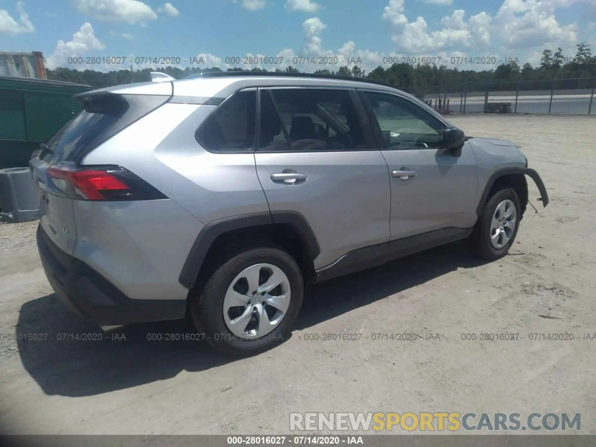 4 Photograph of a damaged car 2T3H1RFV2LC050116 TOYOTA RAV4 2020