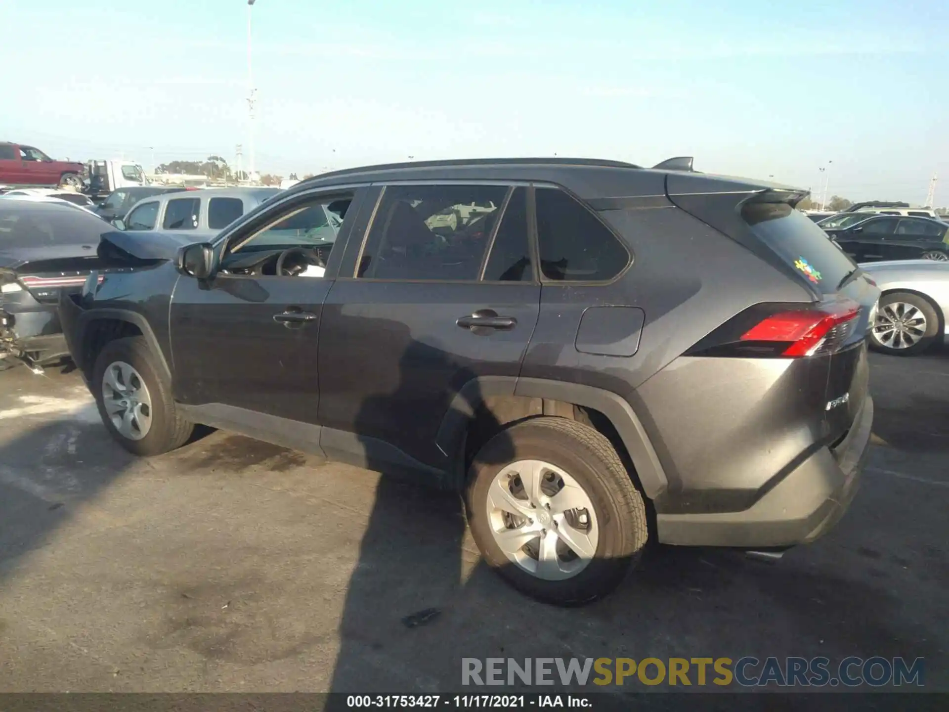 3 Photograph of a damaged car 2T3H1RFV2LC051363 TOYOTA RAV4 2020