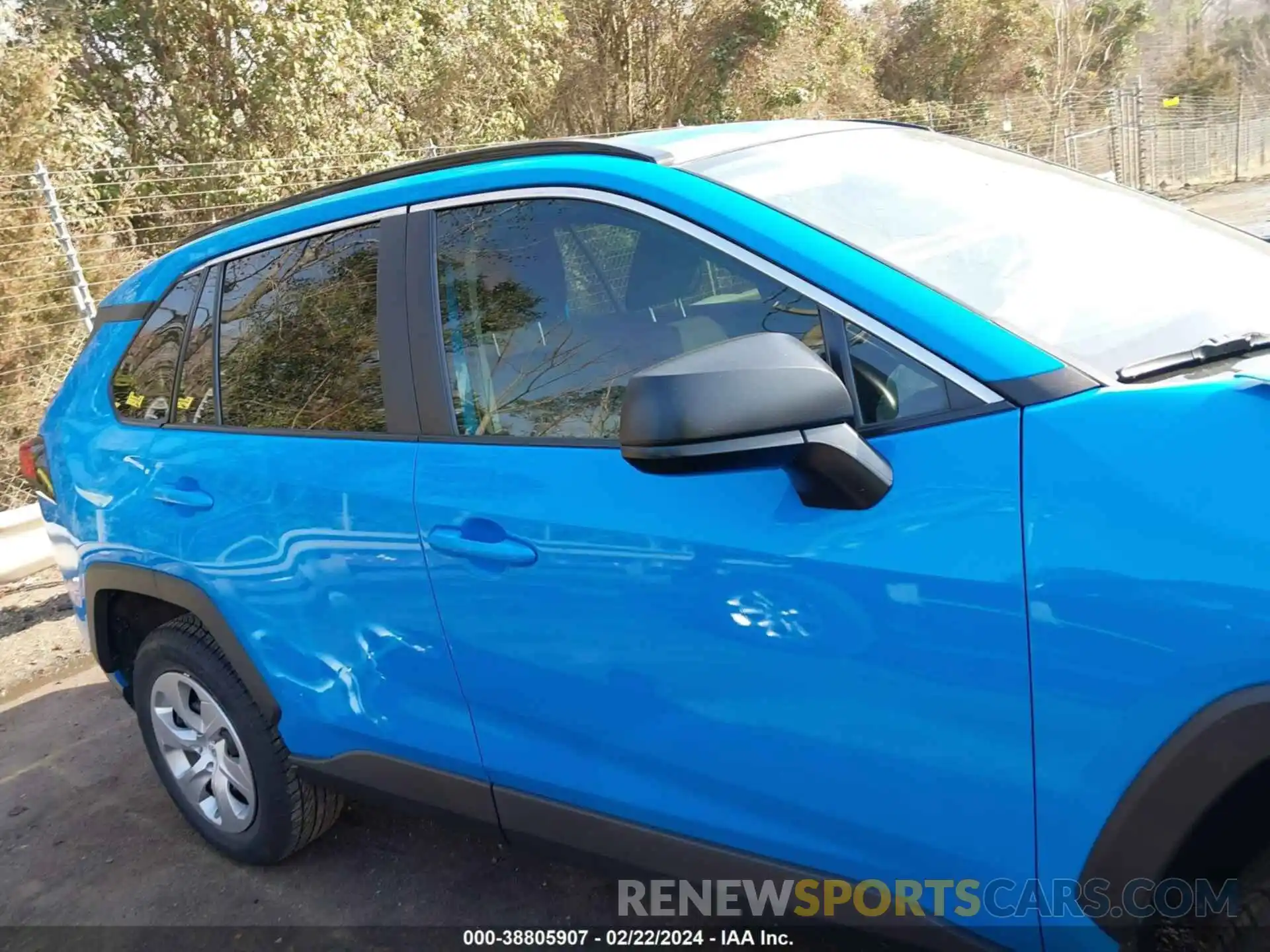 13 Photograph of a damaged car 2T3H1RFV2LC082998 TOYOTA RAV4 2020