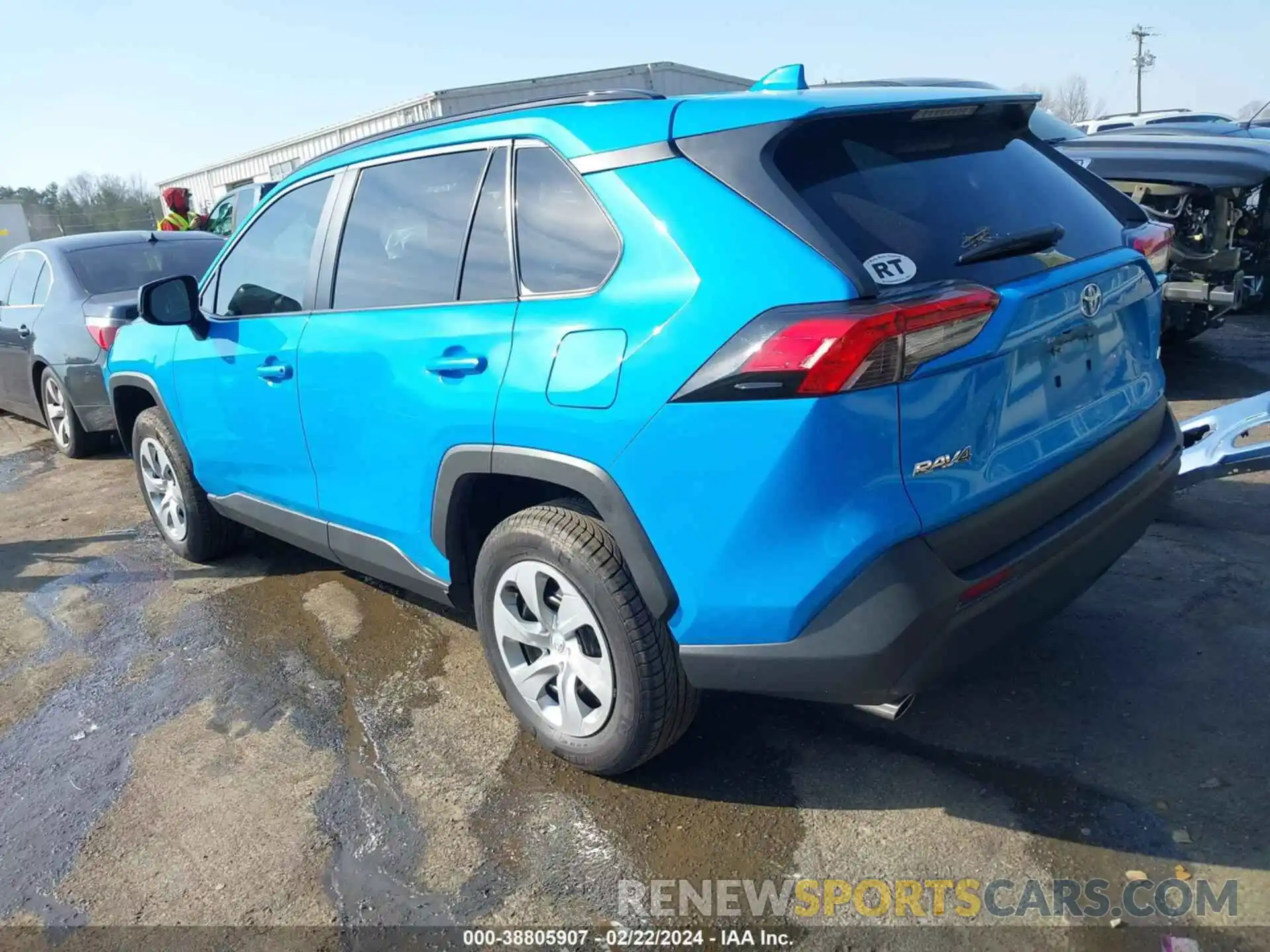 3 Photograph of a damaged car 2T3H1RFV2LC082998 TOYOTA RAV4 2020