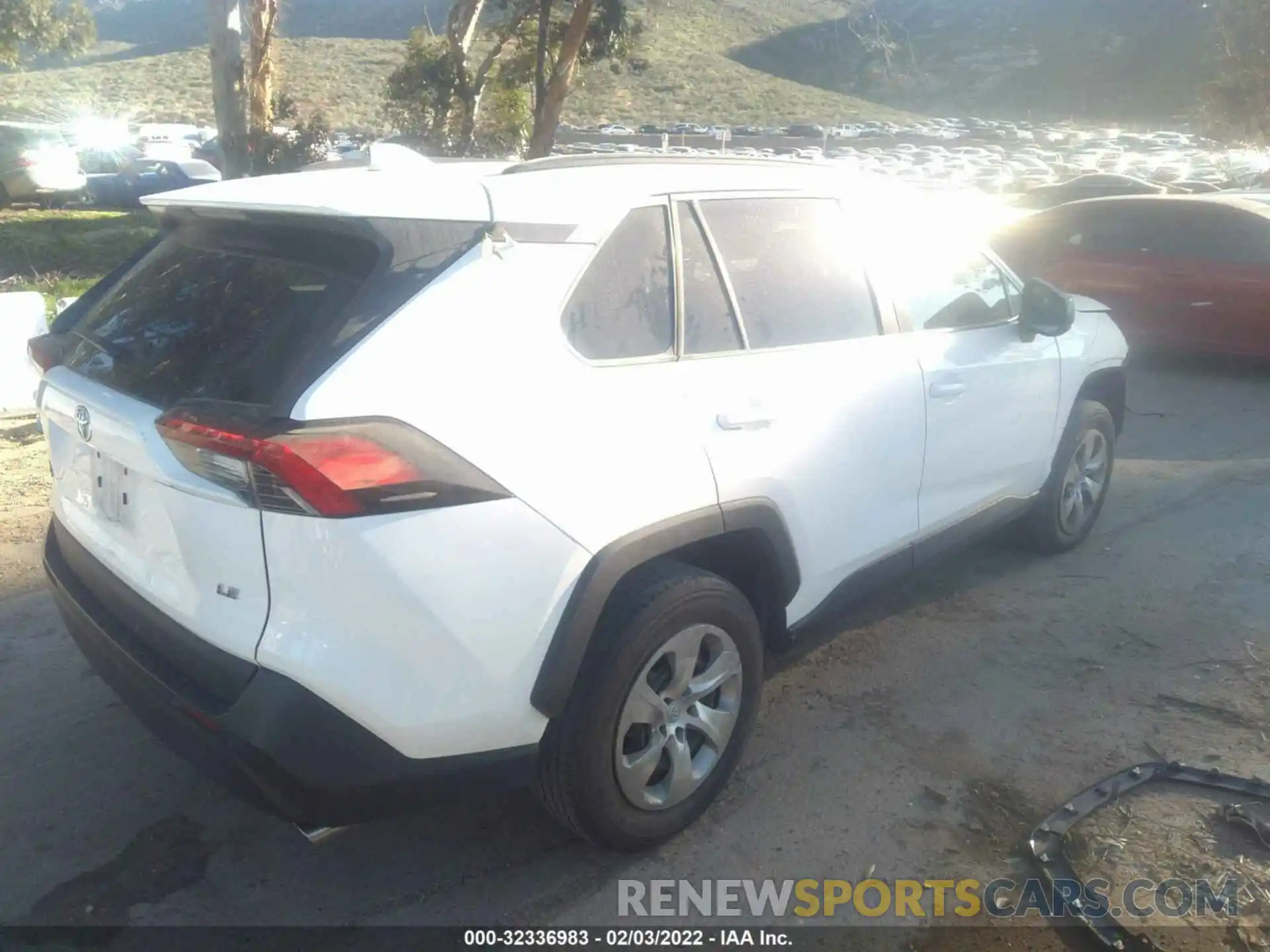 4 Photograph of a damaged car 2T3H1RFV2LC085299 TOYOTA RAV4 2020