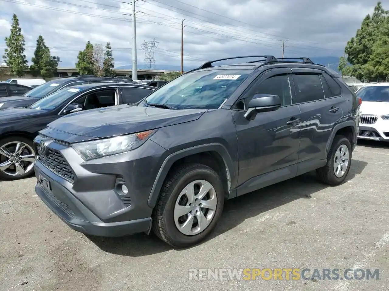 1 Photograph of a damaged car 2T3H1RFV2LW065410 TOYOTA RAV4 2020