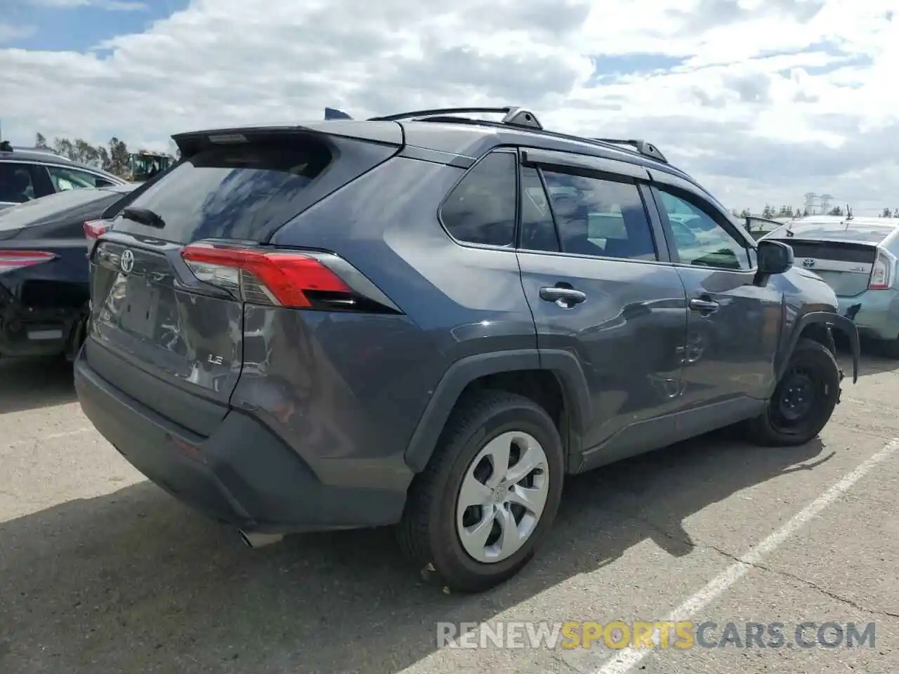 3 Photograph of a damaged car 2T3H1RFV2LW065410 TOYOTA RAV4 2020