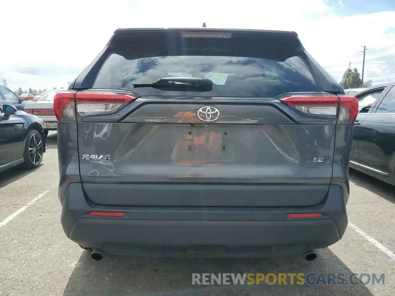 6 Photograph of a damaged car 2T3H1RFV2LW065410 TOYOTA RAV4 2020