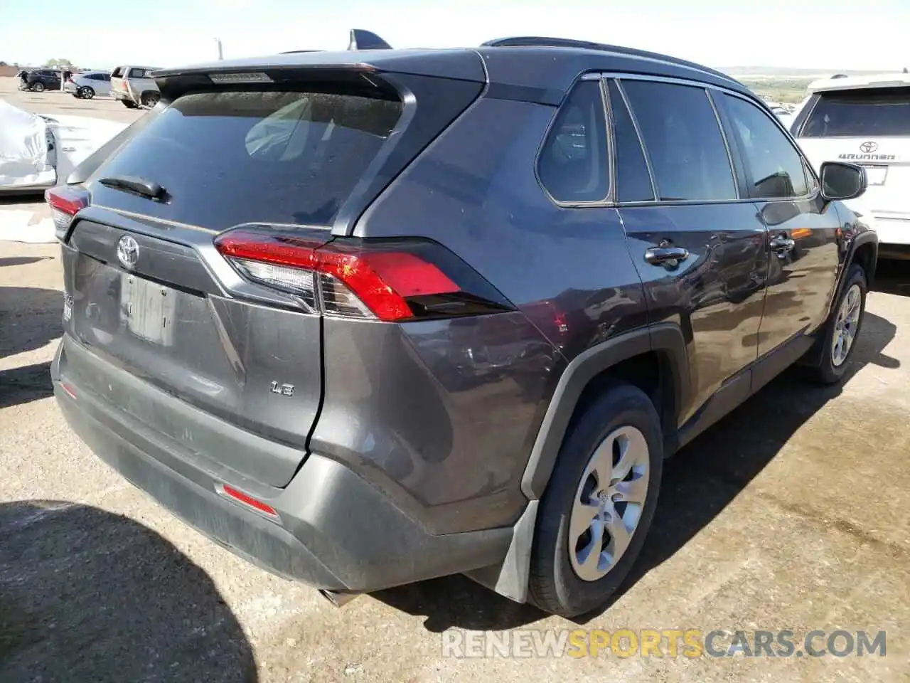 4 Photograph of a damaged car 2T3H1RFV2LW081316 TOYOTA RAV4 2020