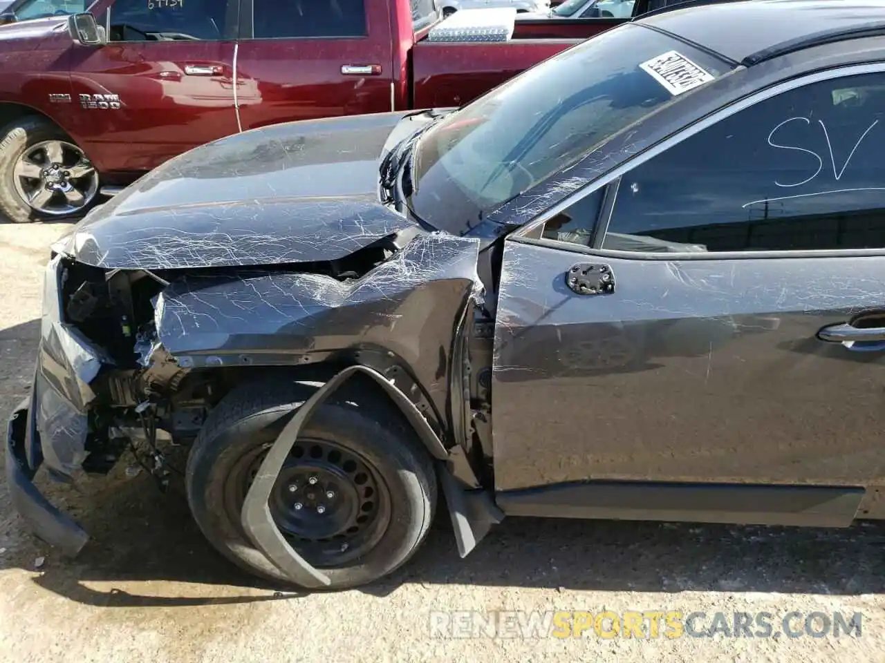 9 Photograph of a damaged car 2T3H1RFV2LW081316 TOYOTA RAV4 2020